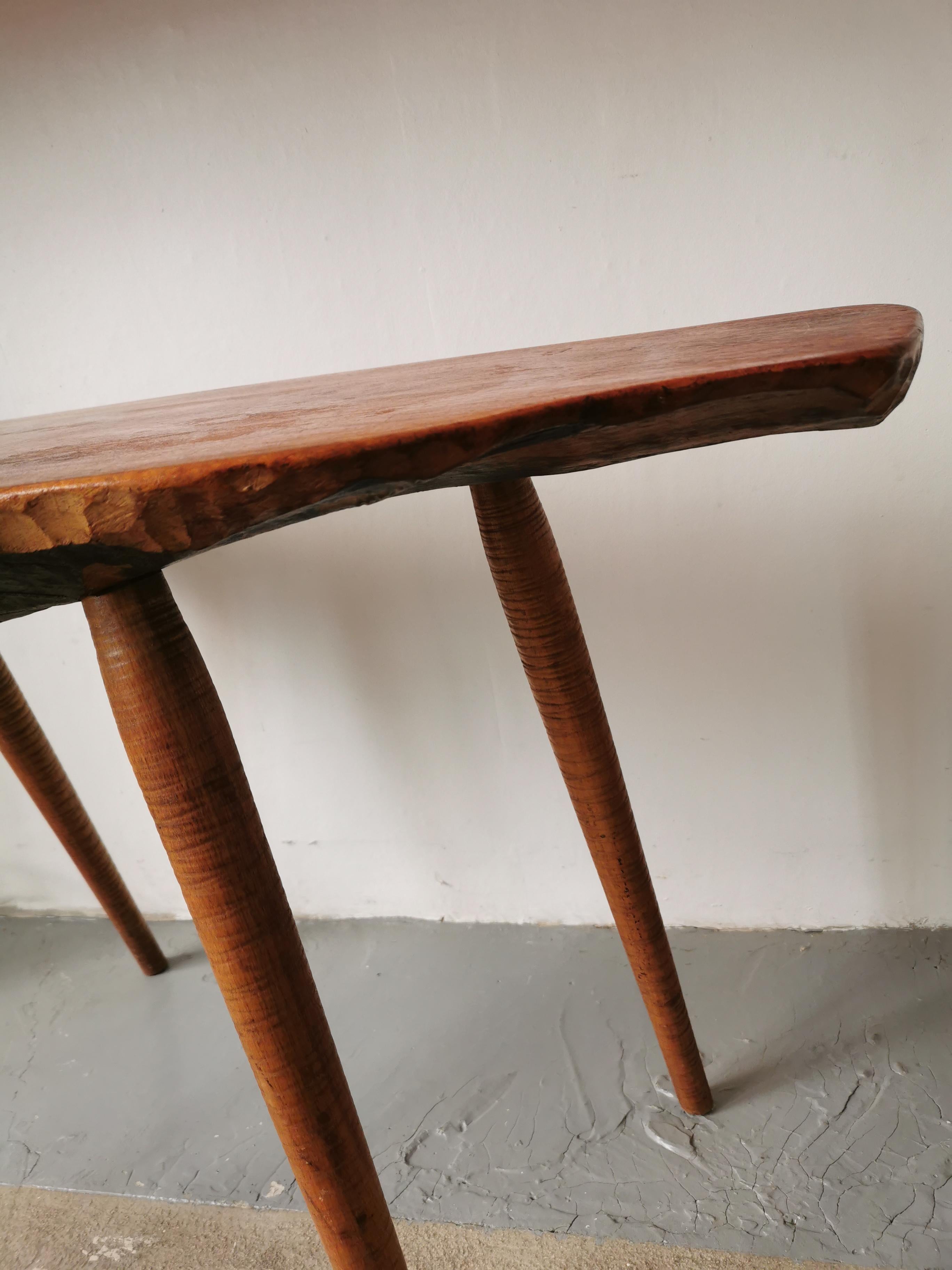 Table basse ou coffee table en bois massif de forme libre circa 1960 For Sale 1