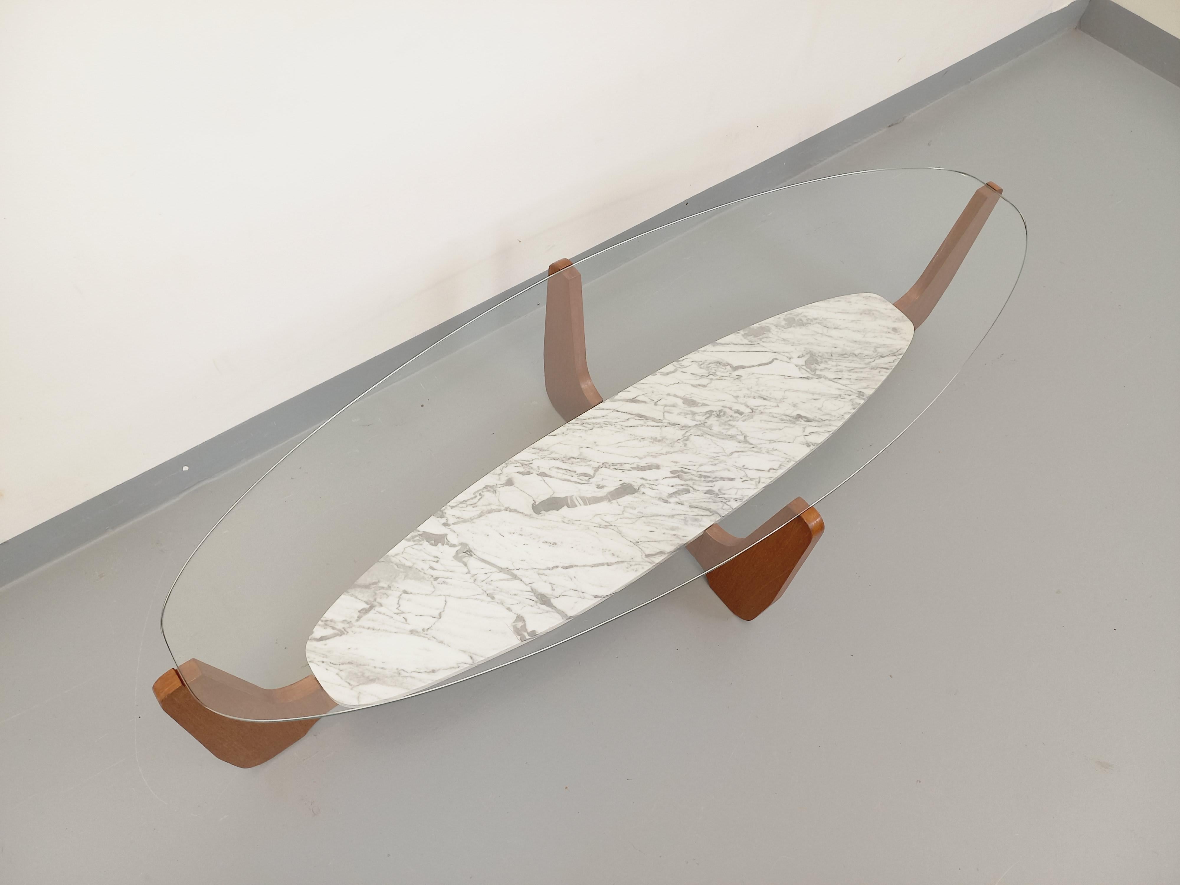 Mid-Century Modern Table basse ovale à 2 plateaux vintage de Hugues Poignant, en teck, marbre