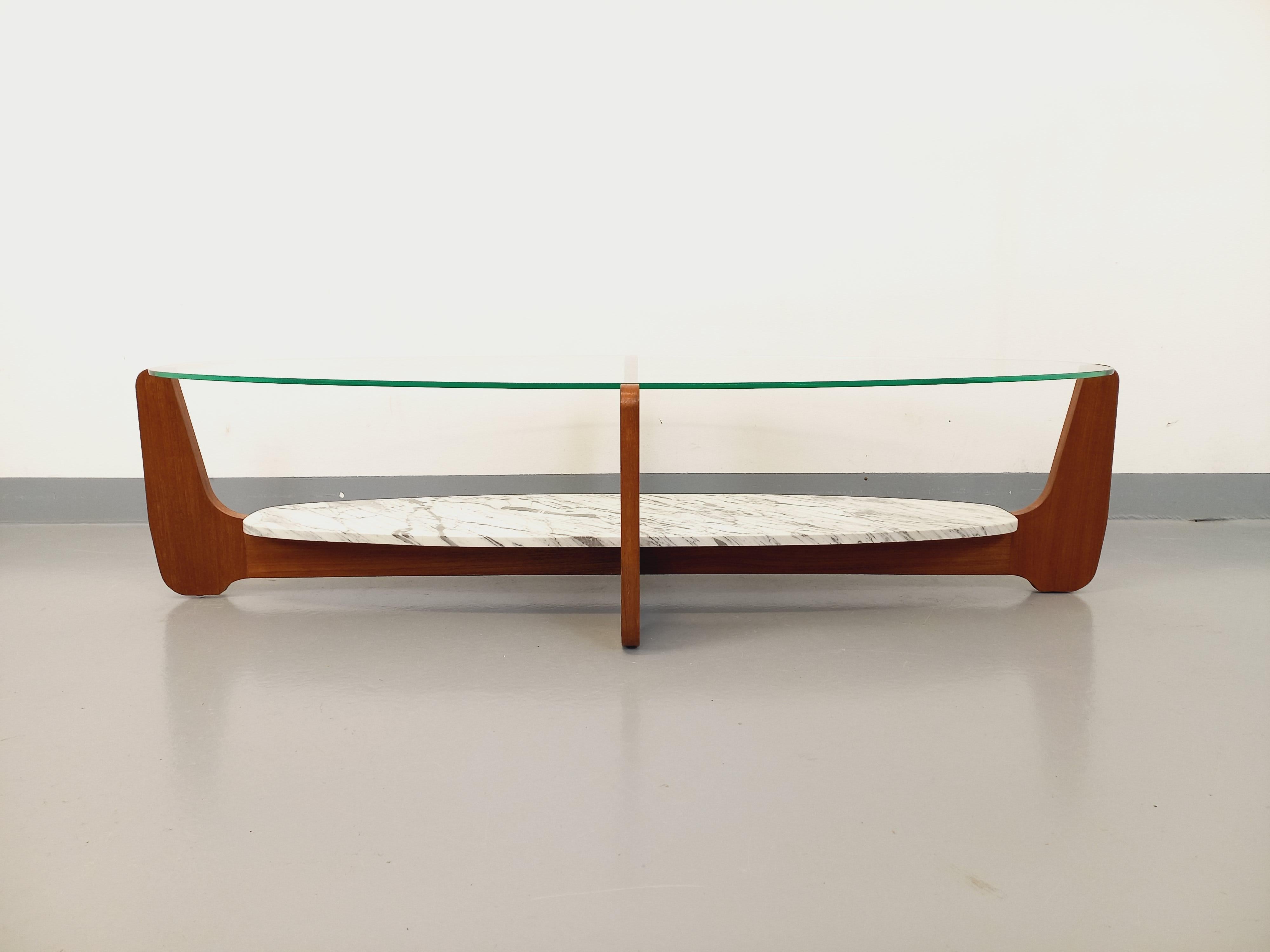 Table basse ovale à 2 plateaux vintage de Hugues Poignant, en teck, marbre 2