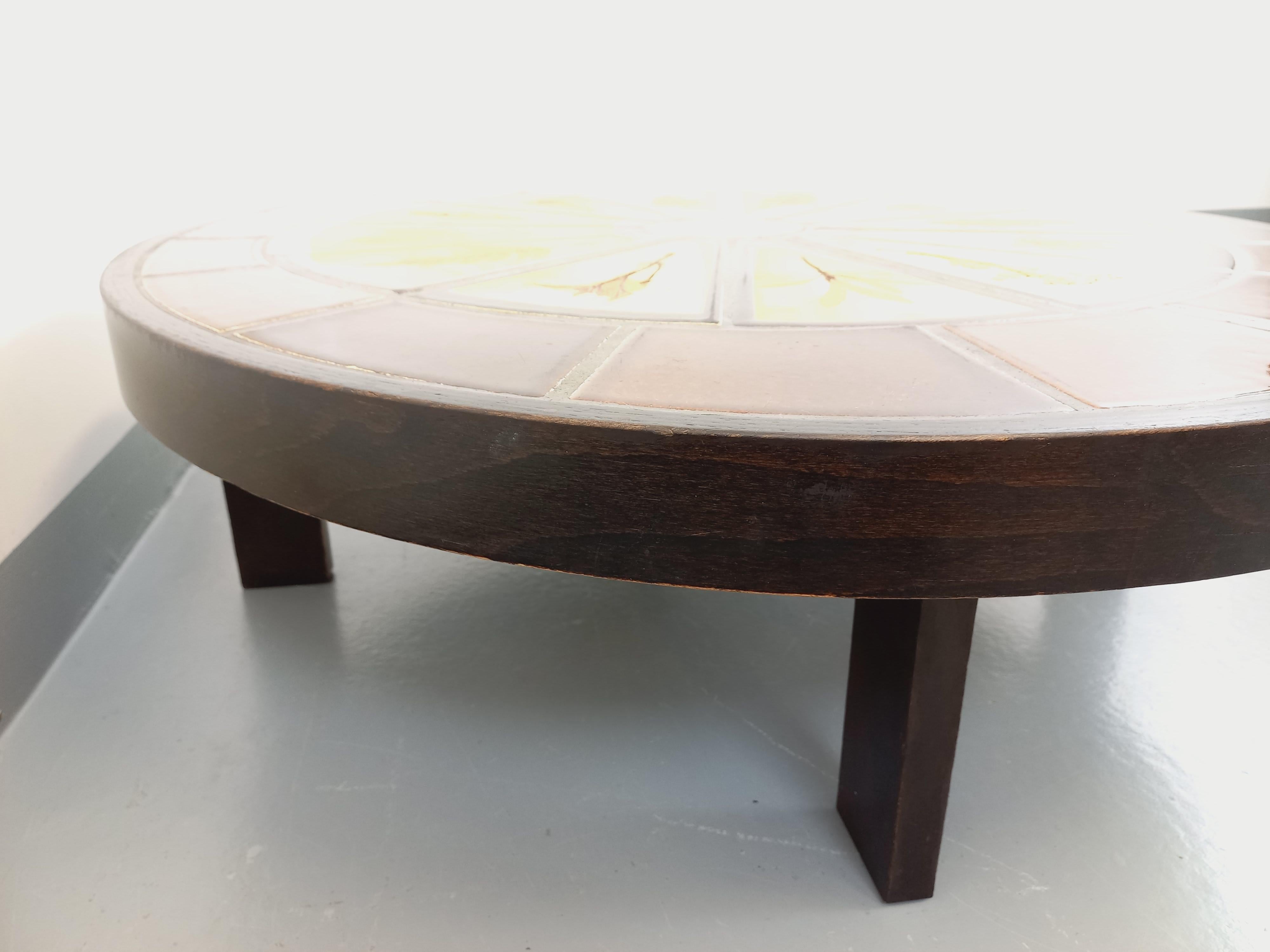 Mid-Century Modern Table basse ovale vintage Roger Capron en bois foncé et céramique de Vallauris en vente