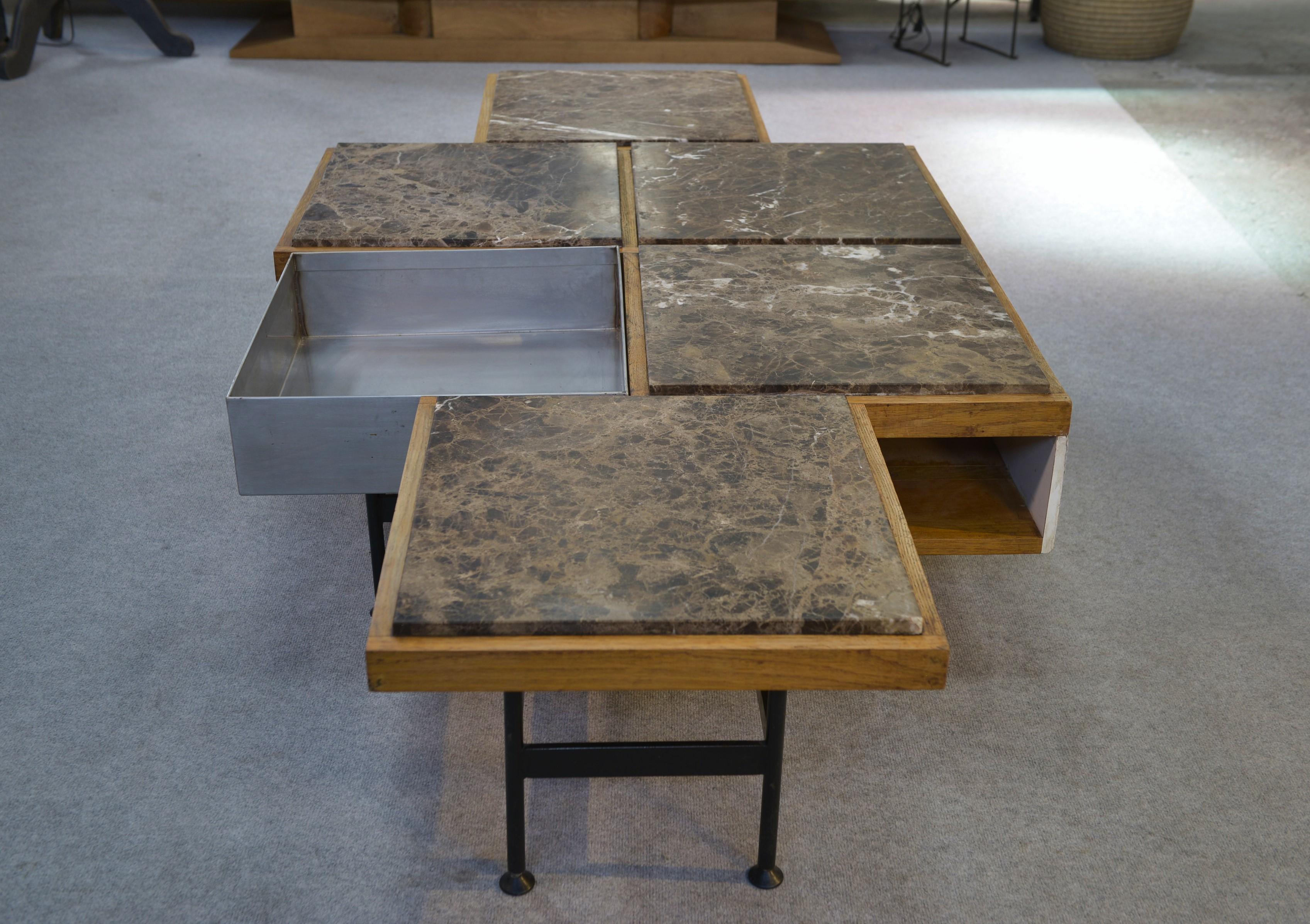 Table basse piètement acier avec encadrement en chêne et marbre gris 1970s im Angebot 6