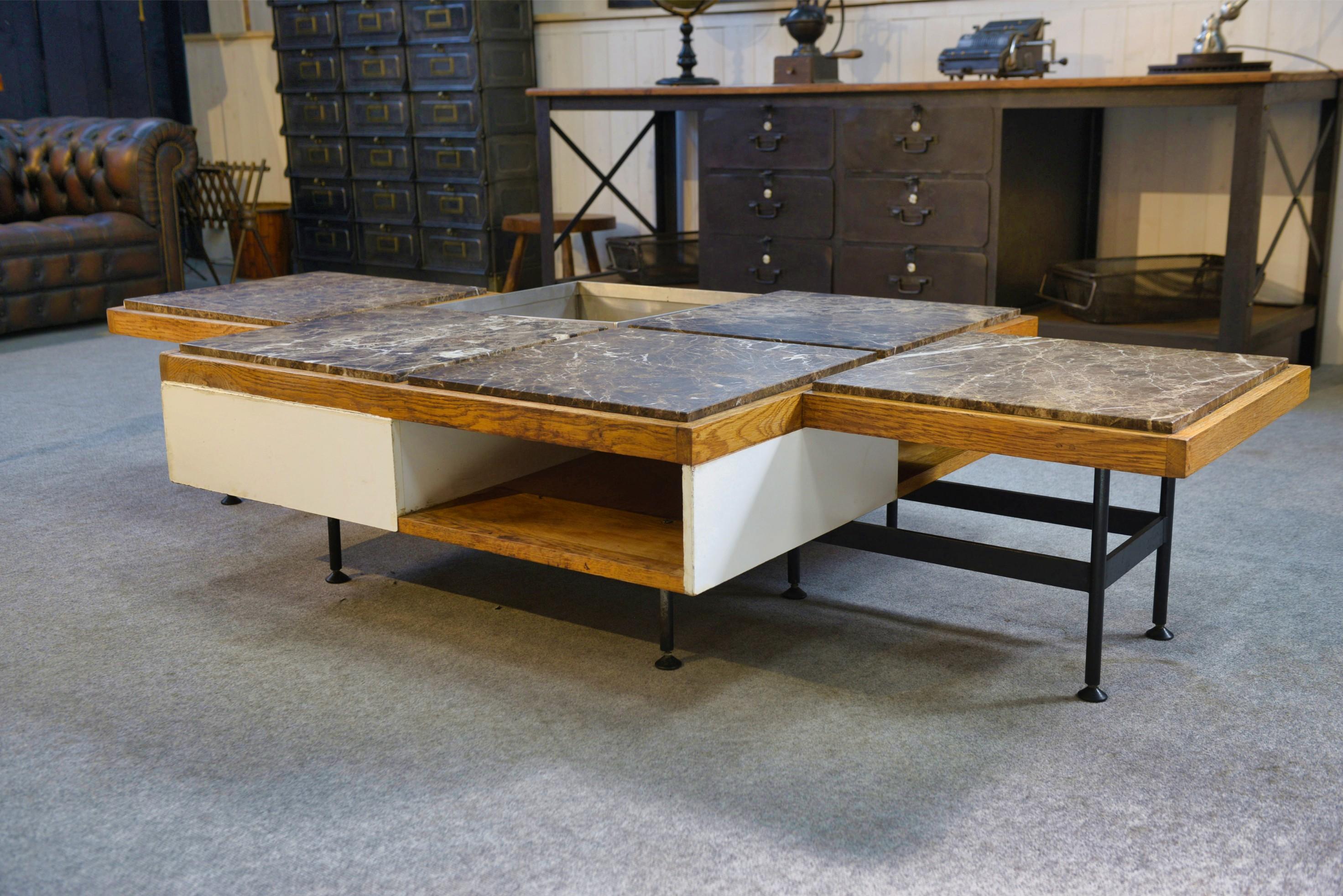 Table basse piètement acier avec encadrement en chêne et marbre gris 1970s im Angebot 8