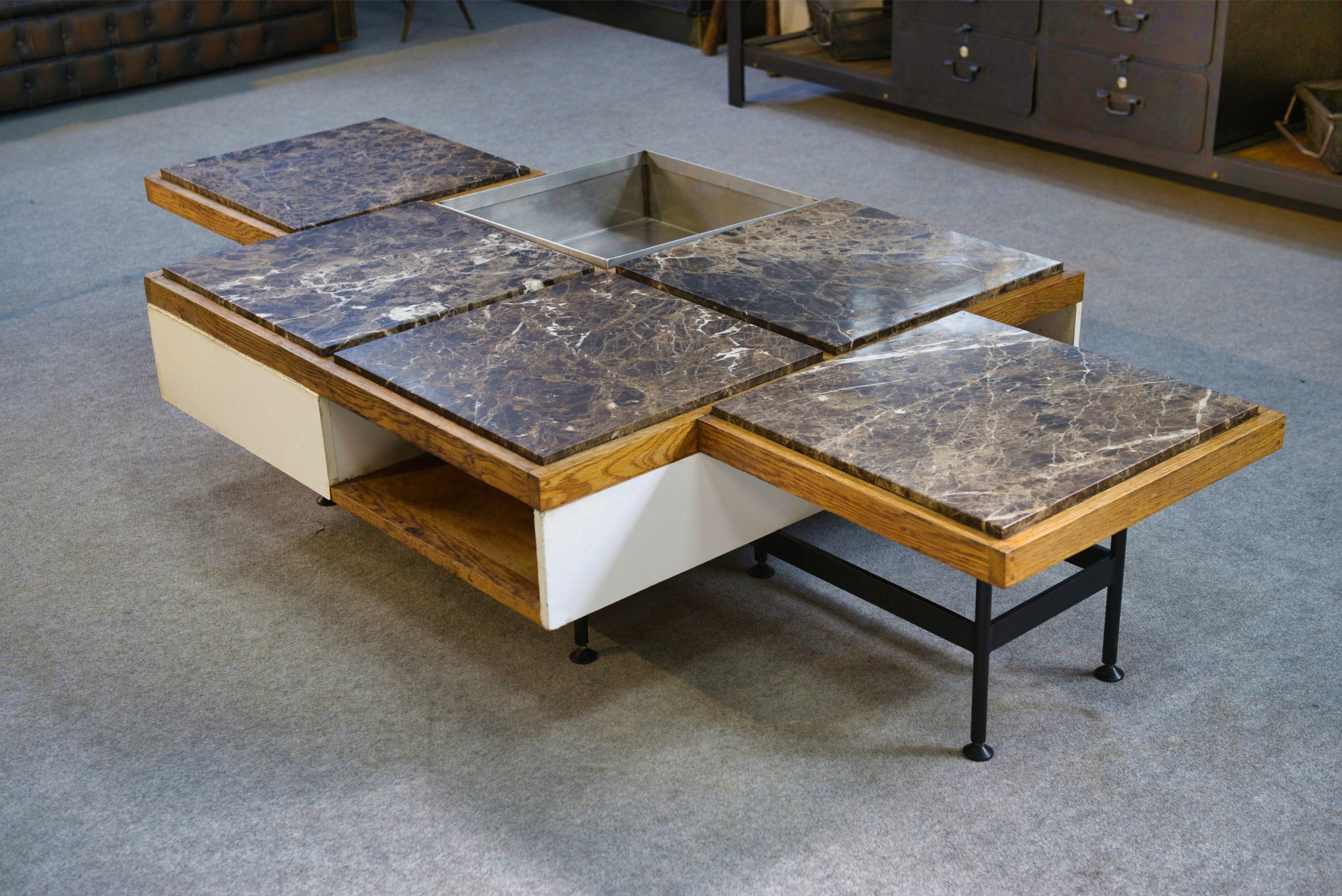 Table basse piètement acier avec encadrement en chêne et marbre gris 1970s (Stahl) im Angebot