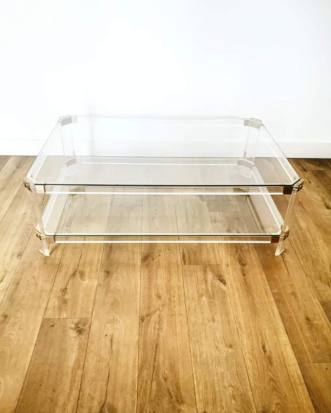 French Table basse rectangulaire en verre et piètement plexiglas