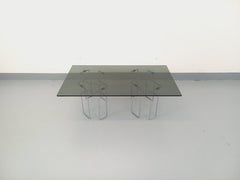 Table basse rectangulaire Space Age vintage en verre fumé et métal chromé