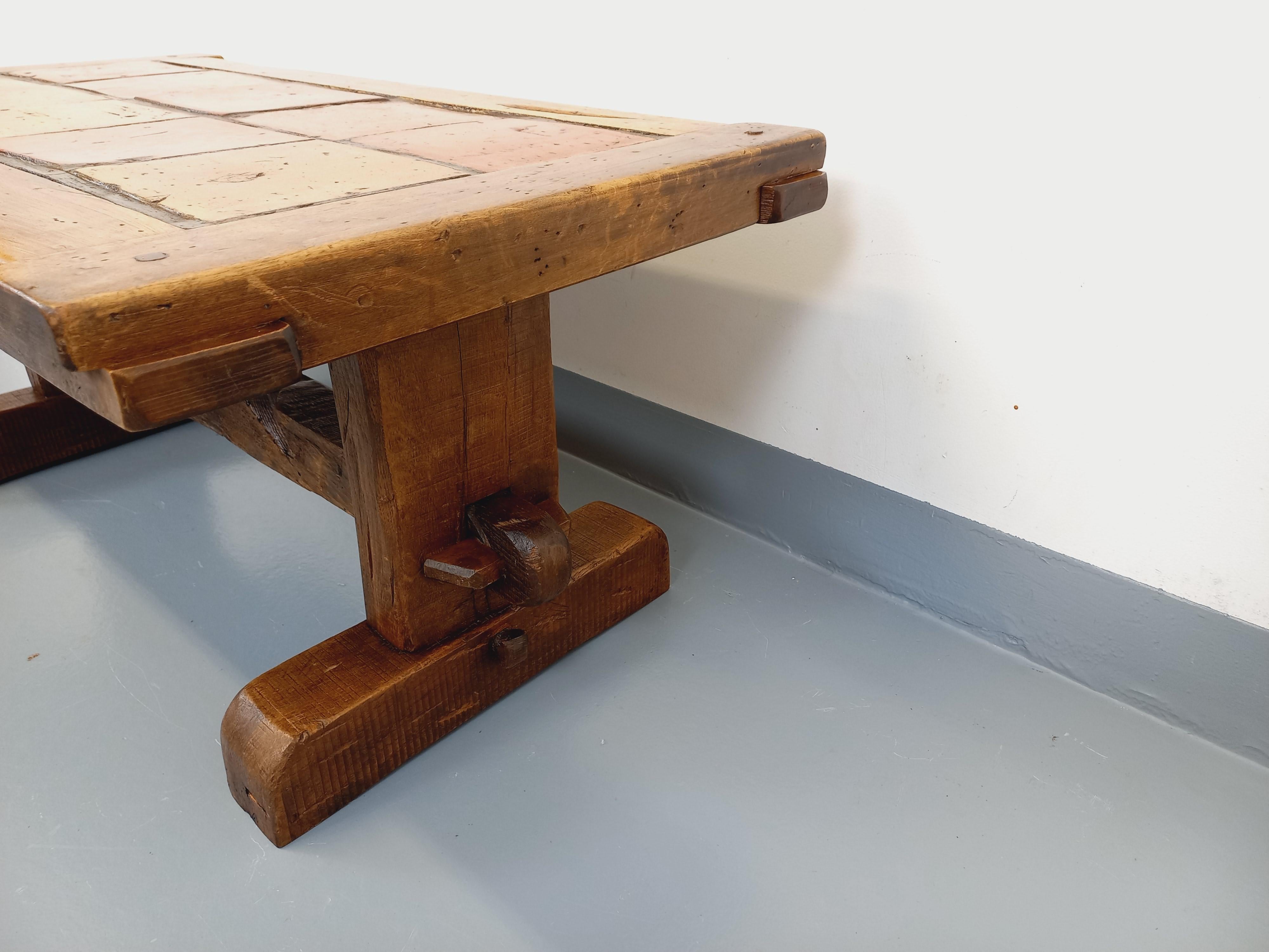 Rechteckiger, rustikaler Vintage-Tisch aus massivem Céramique-Material im Angebot 6