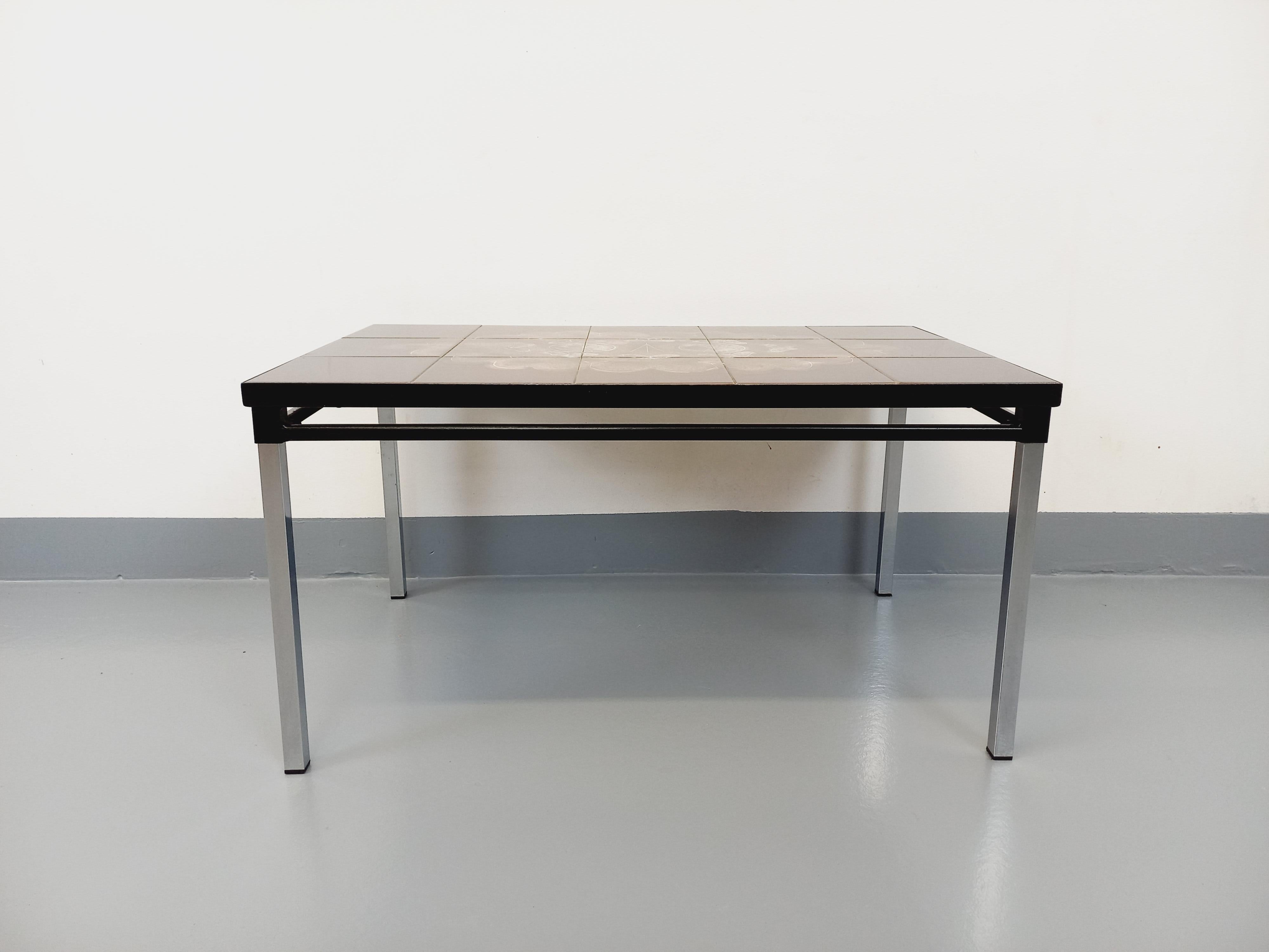 Rechteckiger Tisch der 60er und 70er Jahre aus Stahlblech, schwarzes Metall im Angebot 5