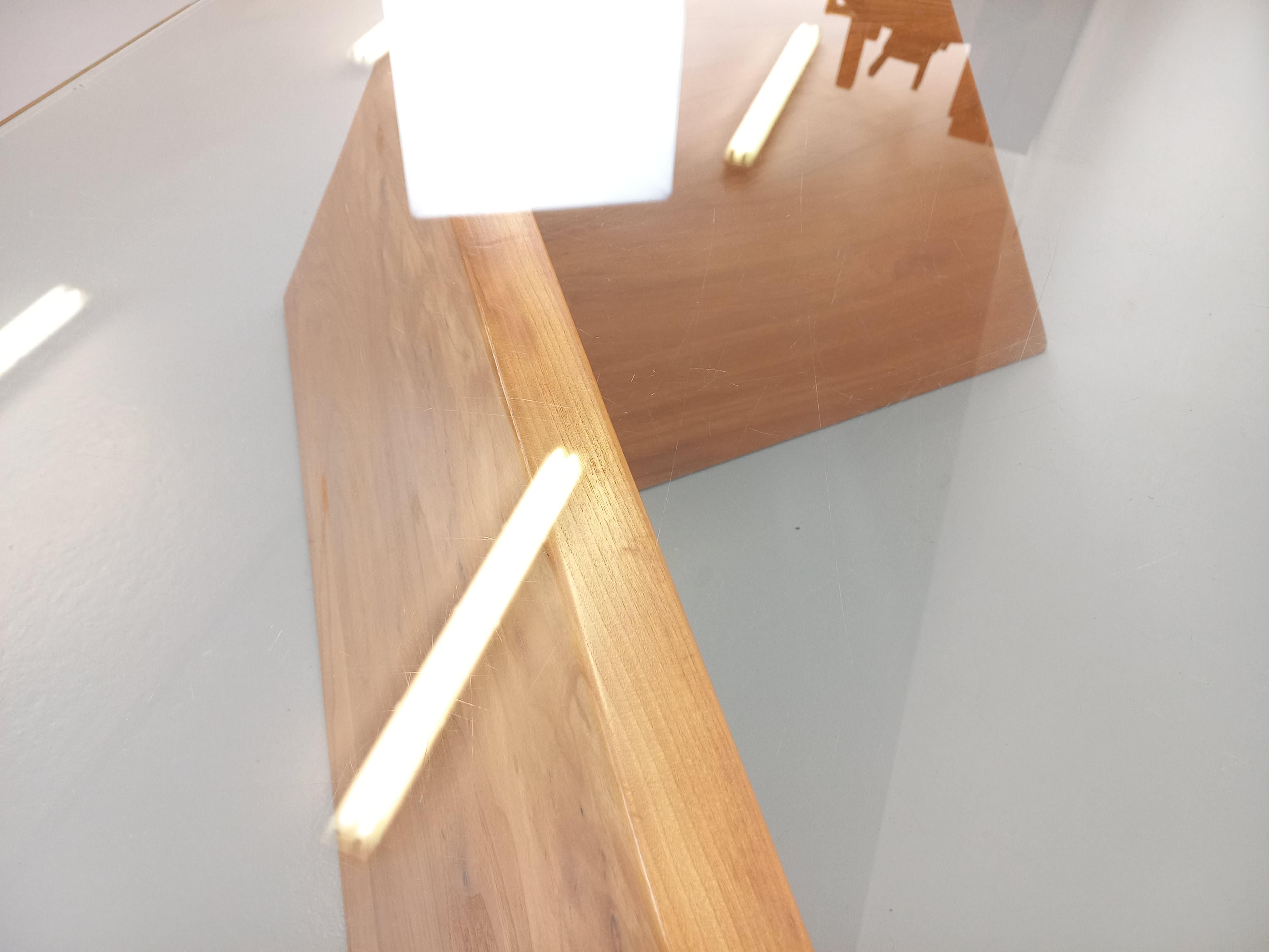 Rechteckiger Vintage-Tisch aus Massivholz und Verre aus den 80er Jahren im Angebot 10
