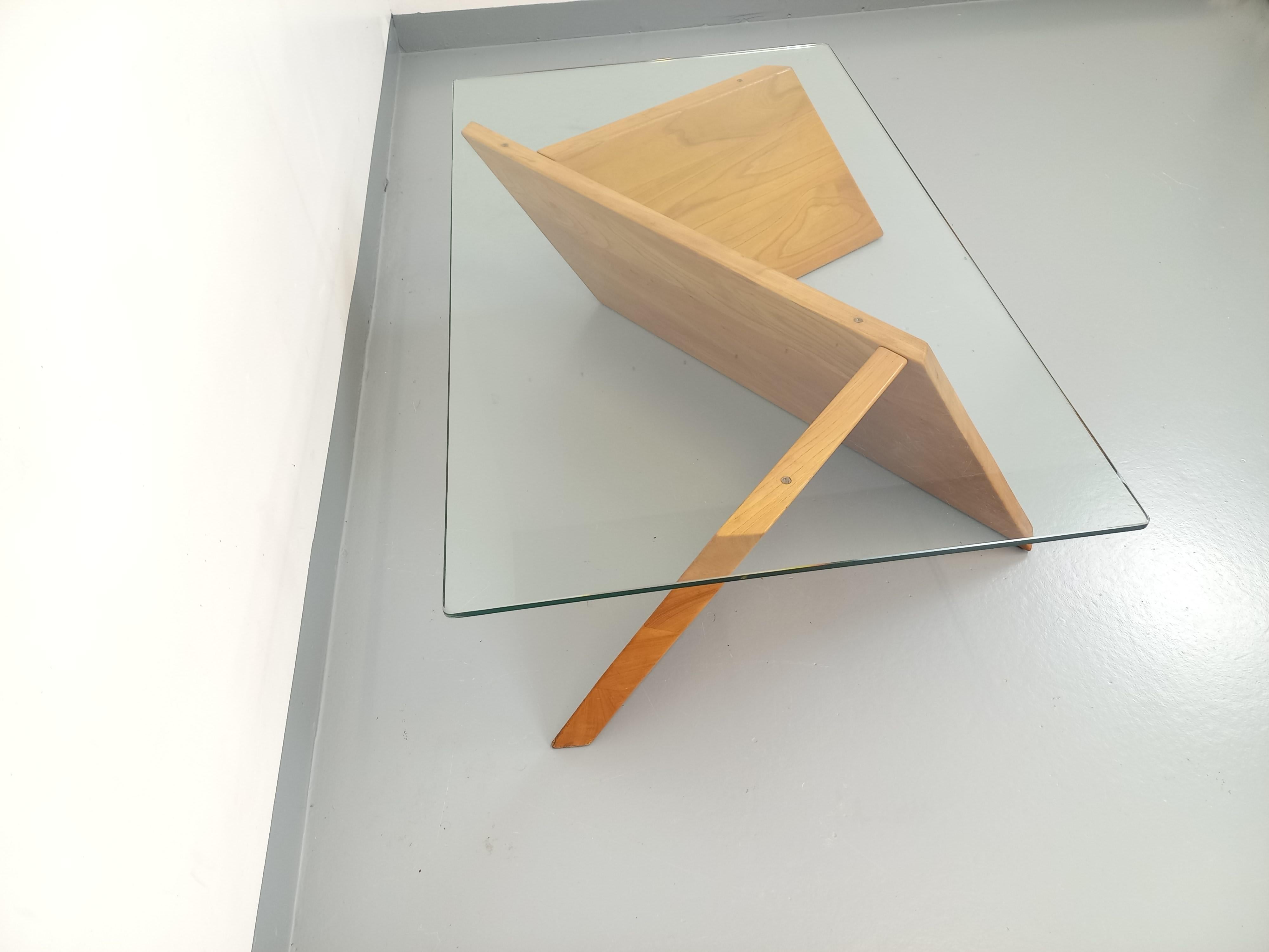 Rechteckiger Vintage-Tisch aus Massivholz und Verre aus den 80er Jahren (Ulmenholz) im Angebot