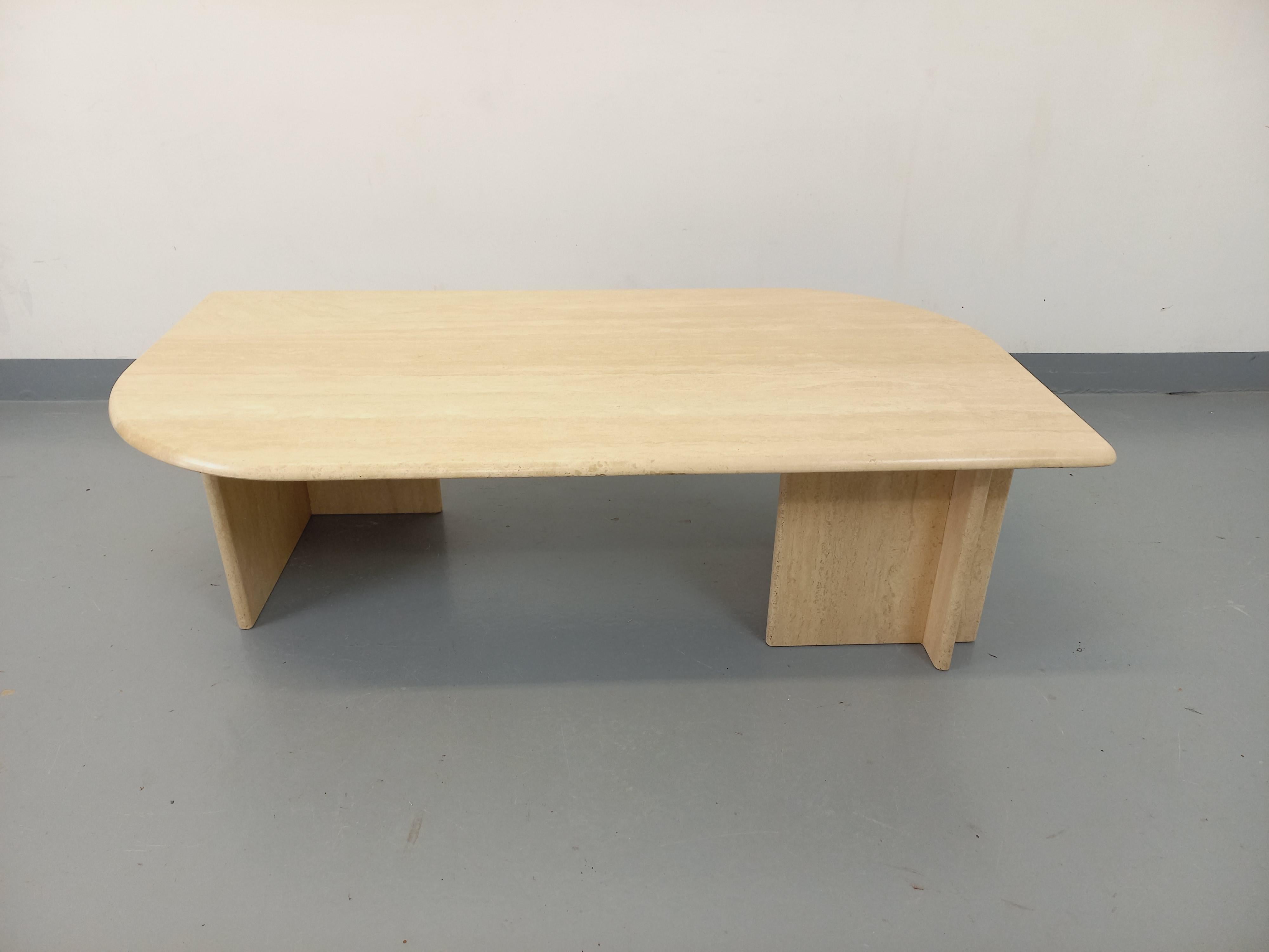 Rechteckiger Vintage-Tisch aus Travertin aus den 70er Jahren im Angebot 4
