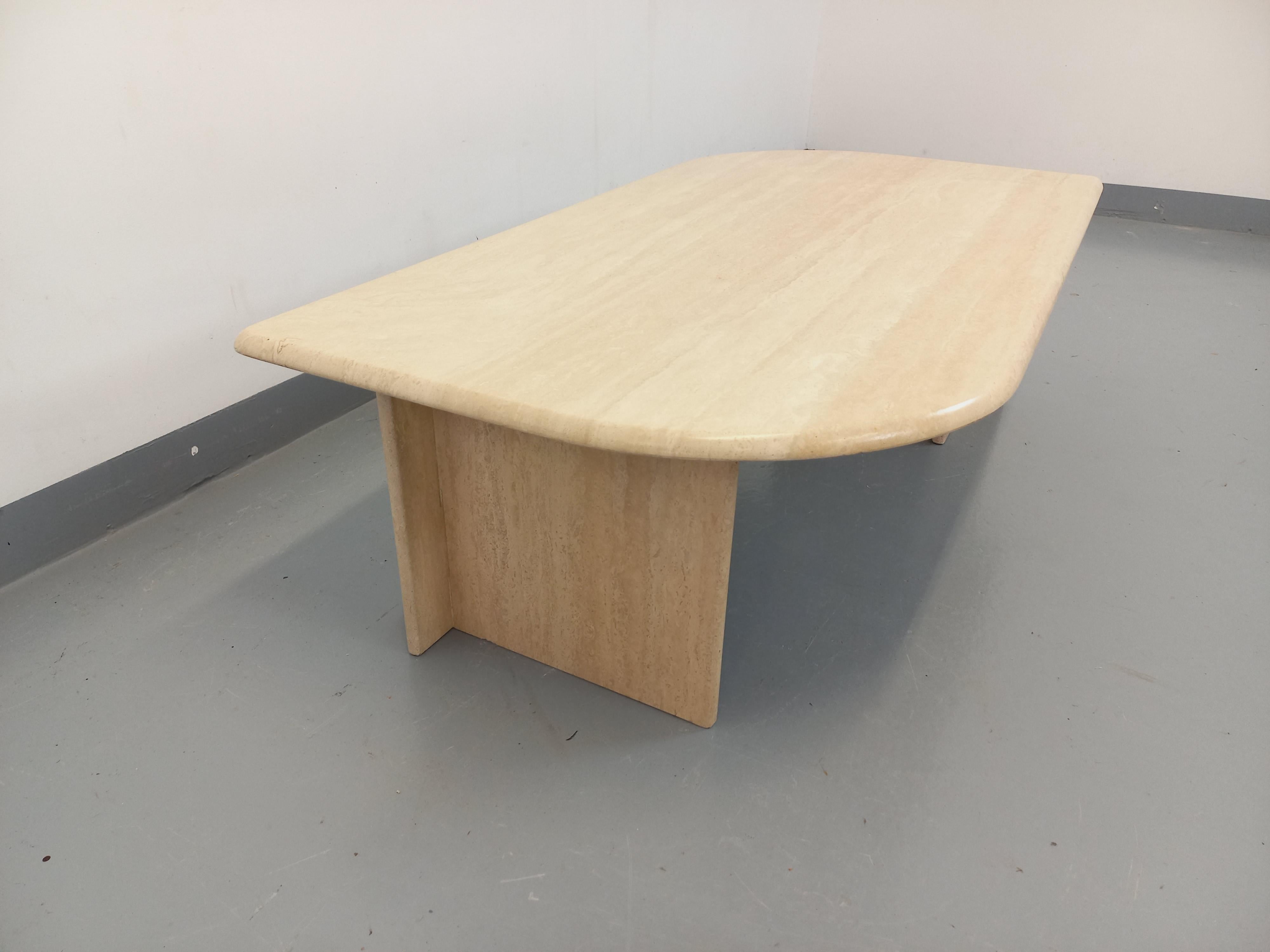 Rechteckiger Vintage-Tisch aus Travertin aus den 70er Jahren (Ende des 20. Jahrhunderts) im Angebot