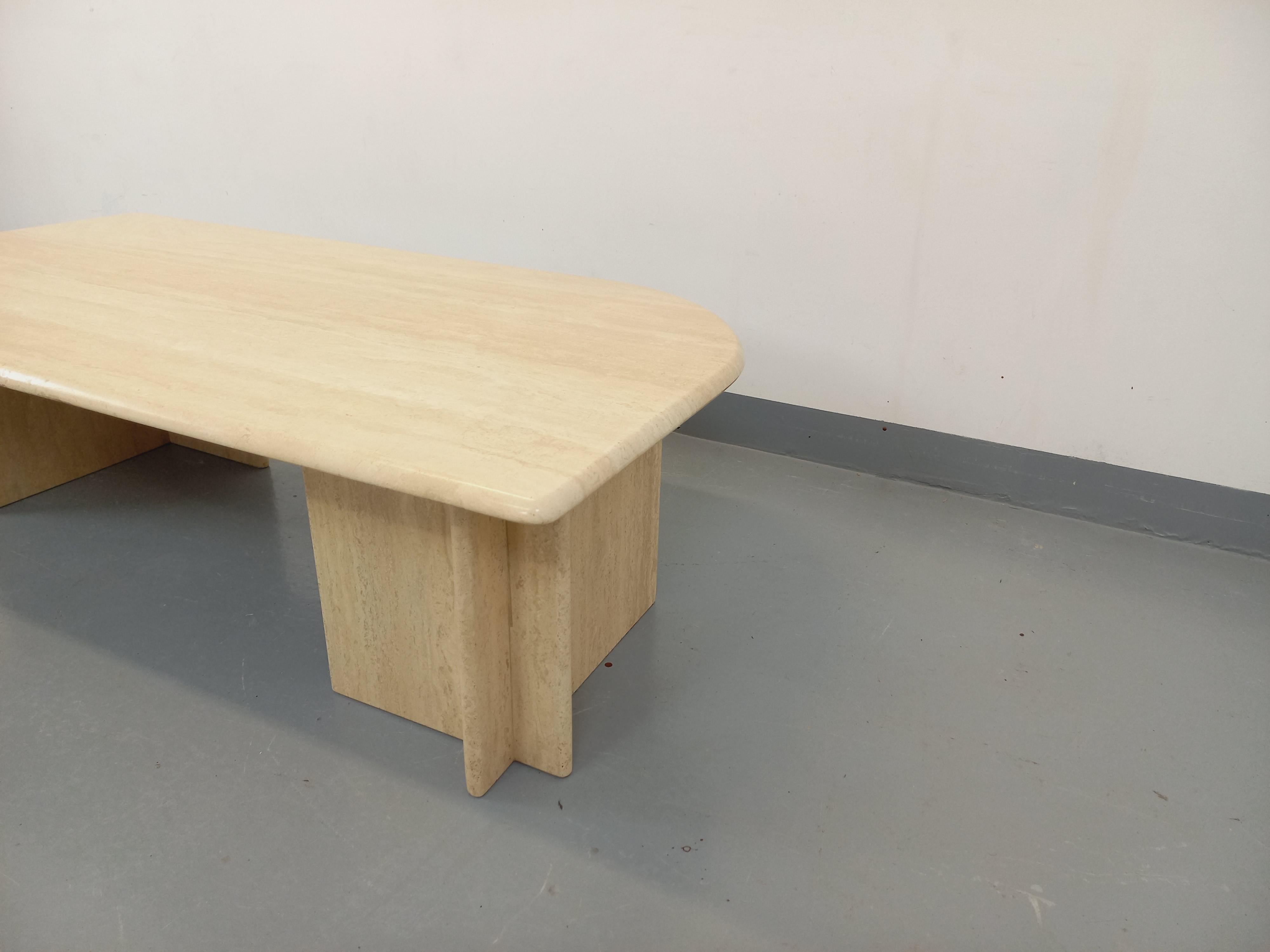 Rechteckiger Vintage-Tisch aus Travertin aus den 70er Jahren im Angebot 1