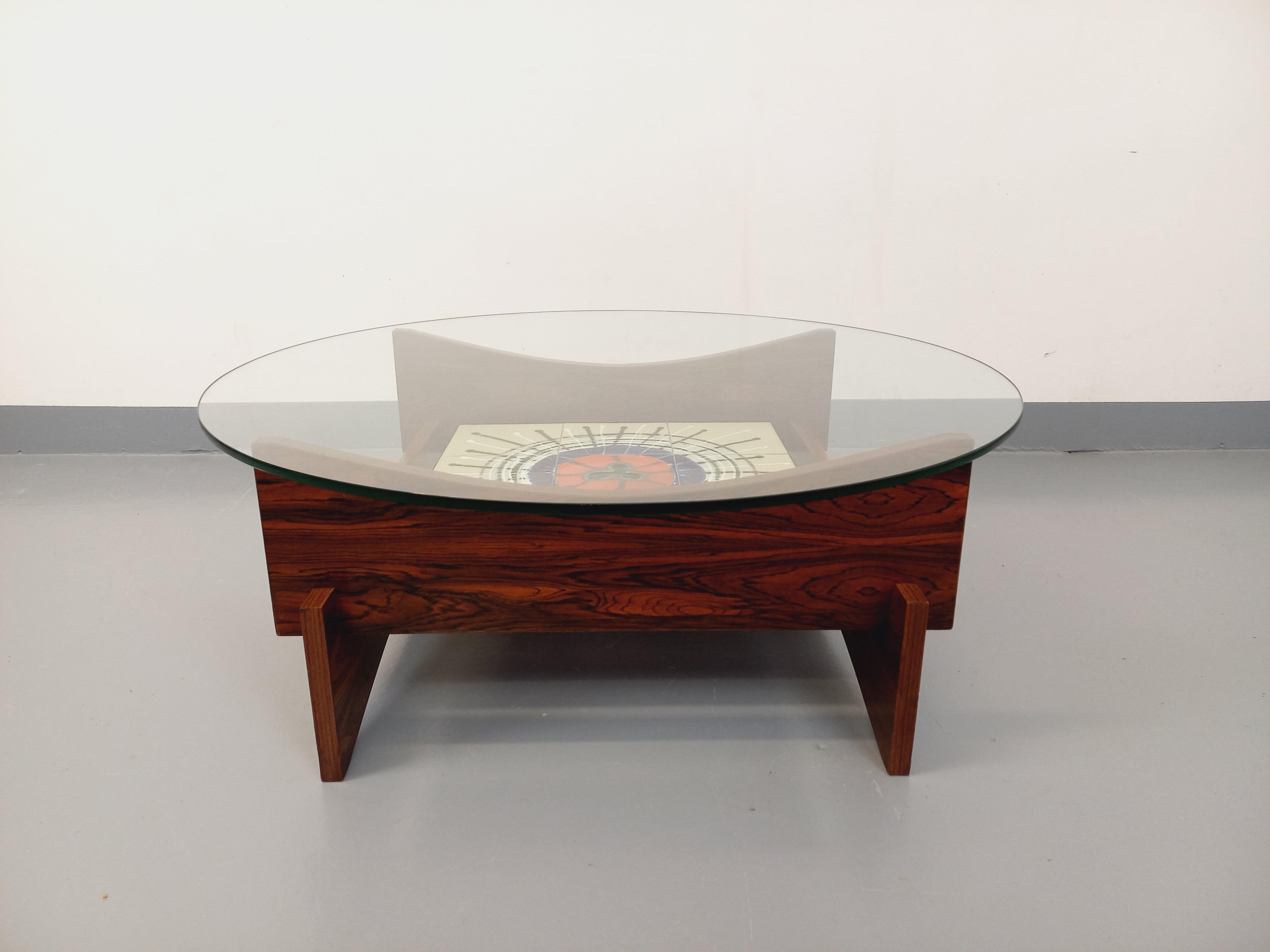 Table basse ronde 2 plateaux vintage des années 60 70 en verre, palissandre en vente 5