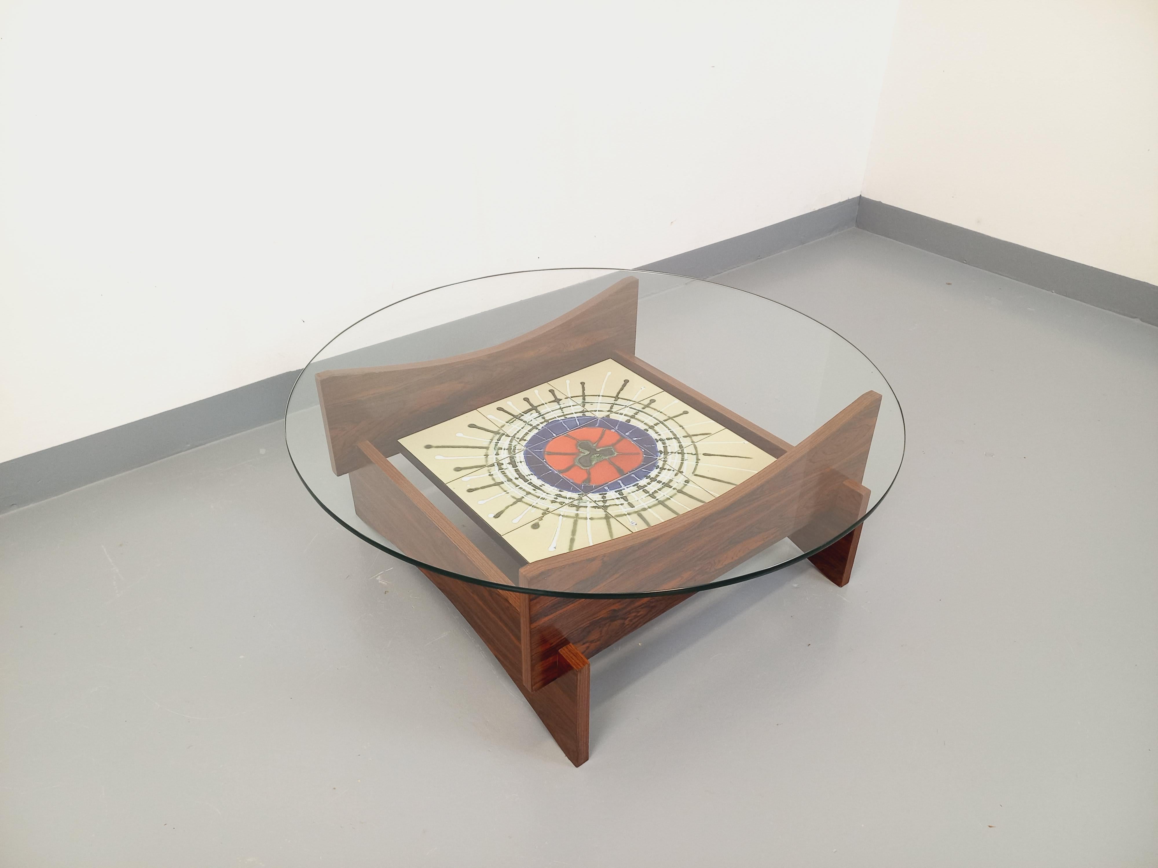 Table basse ronde 2 plateaux vintage des années 60 70 en verre, palissandre en vente 6