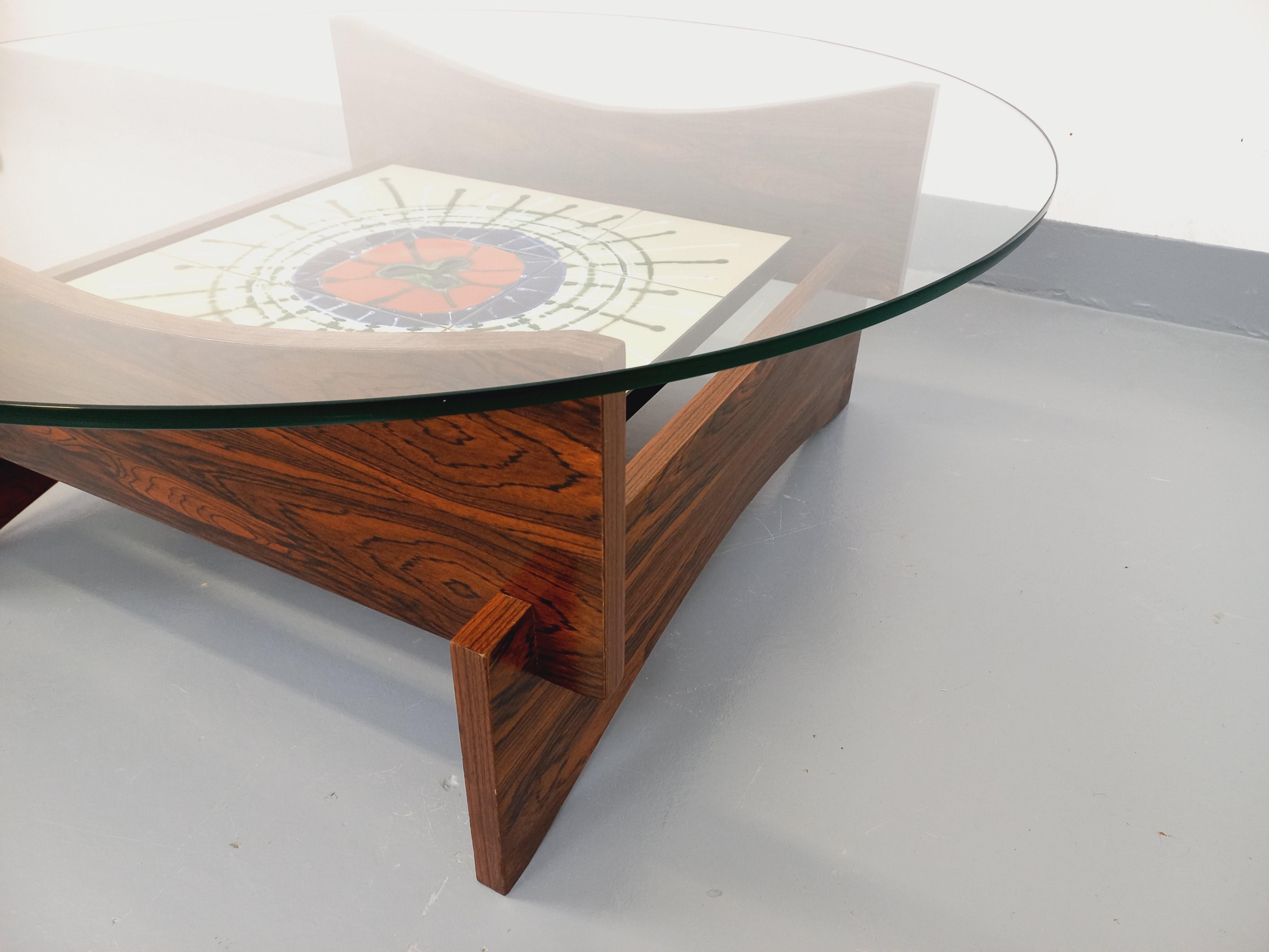 Table basse ronde 2 plateaux vintage des années 60 70 en verre, palissandre en vente 8