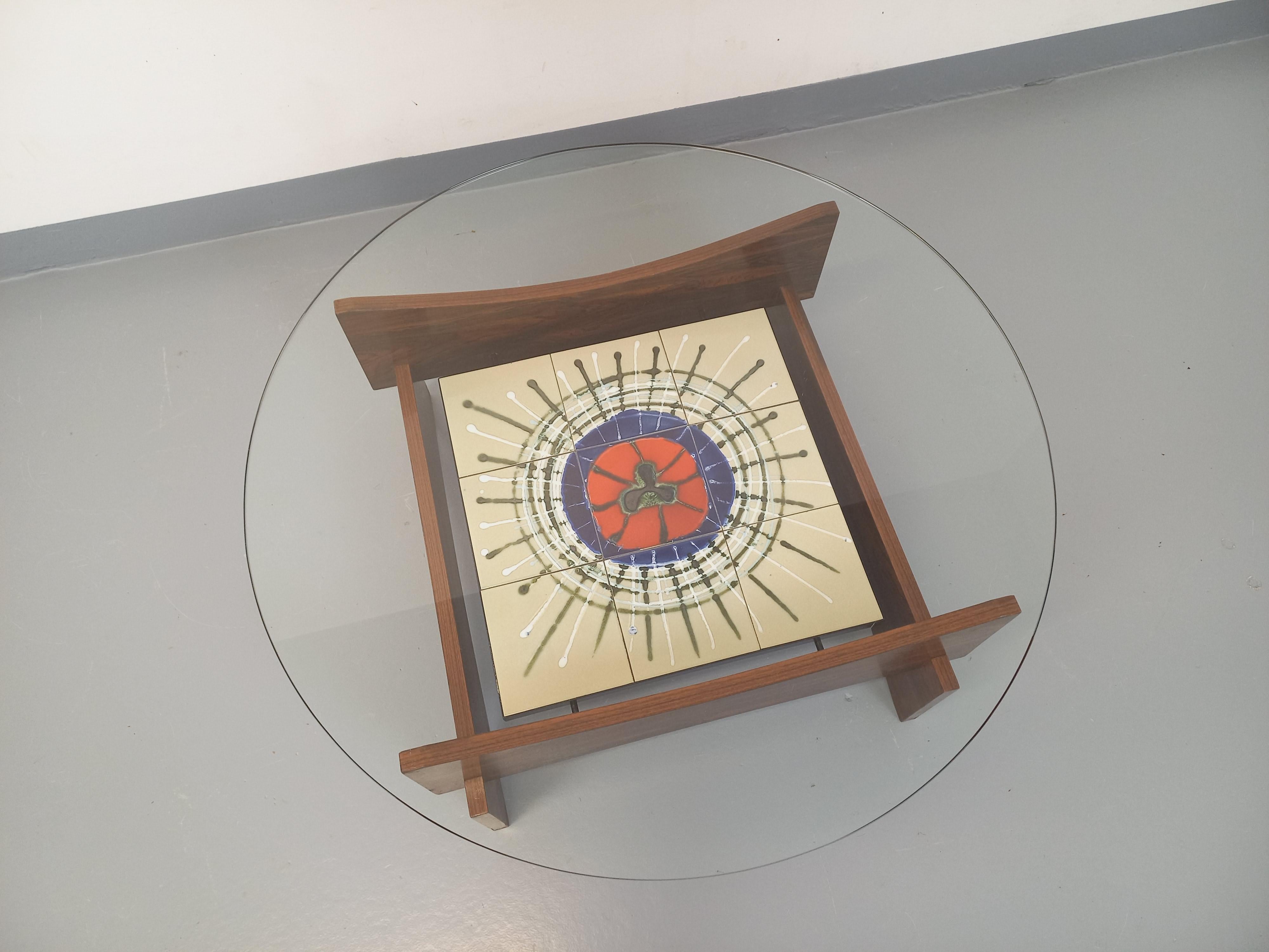 Français Table basse ronde 2 plateaux vintage des années 60 70 en verre, palissandre en vente