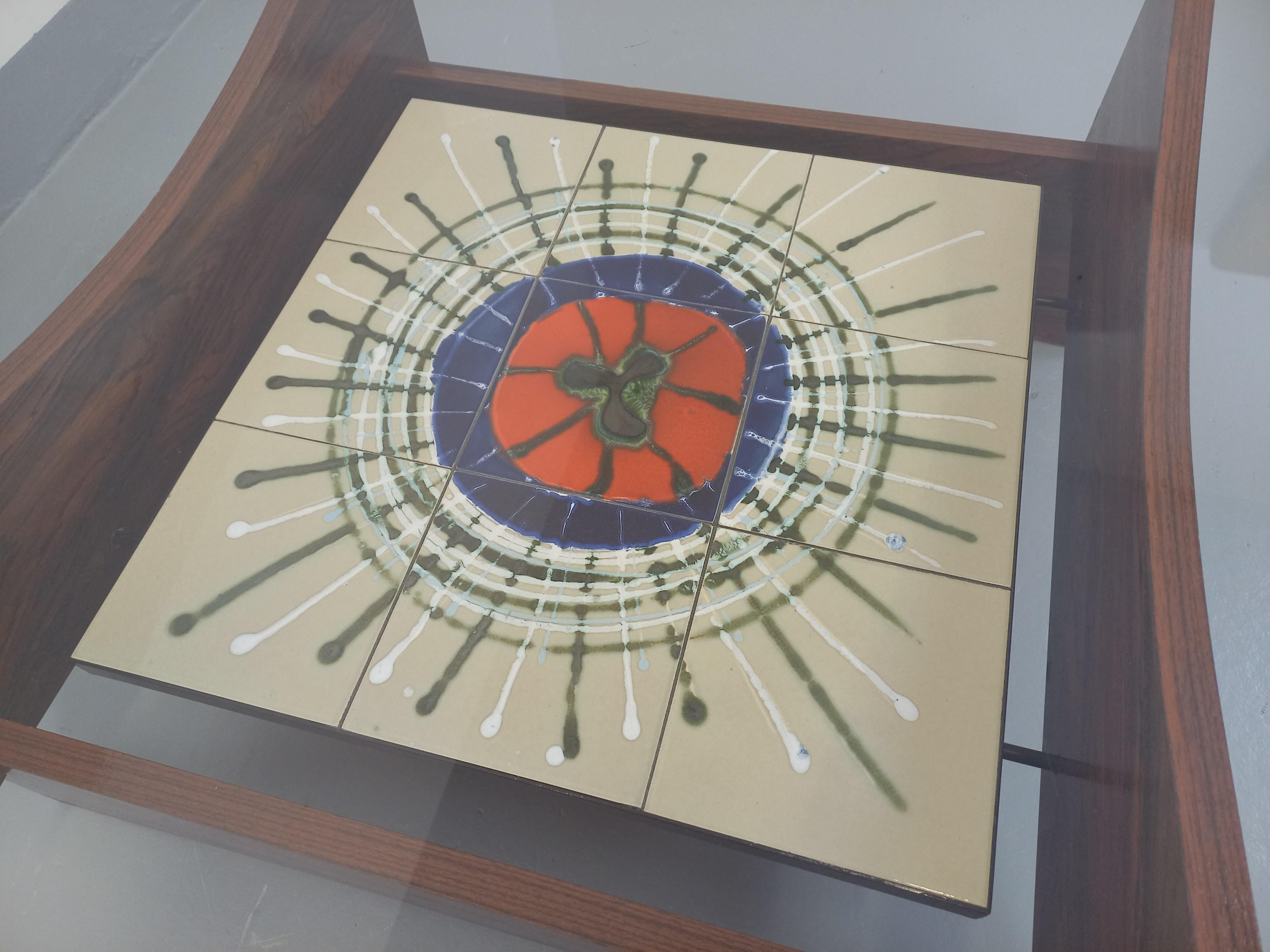 Céramique Table basse ronde 2 plateaux vintage des années 60 70 en verre, palissandre en vente