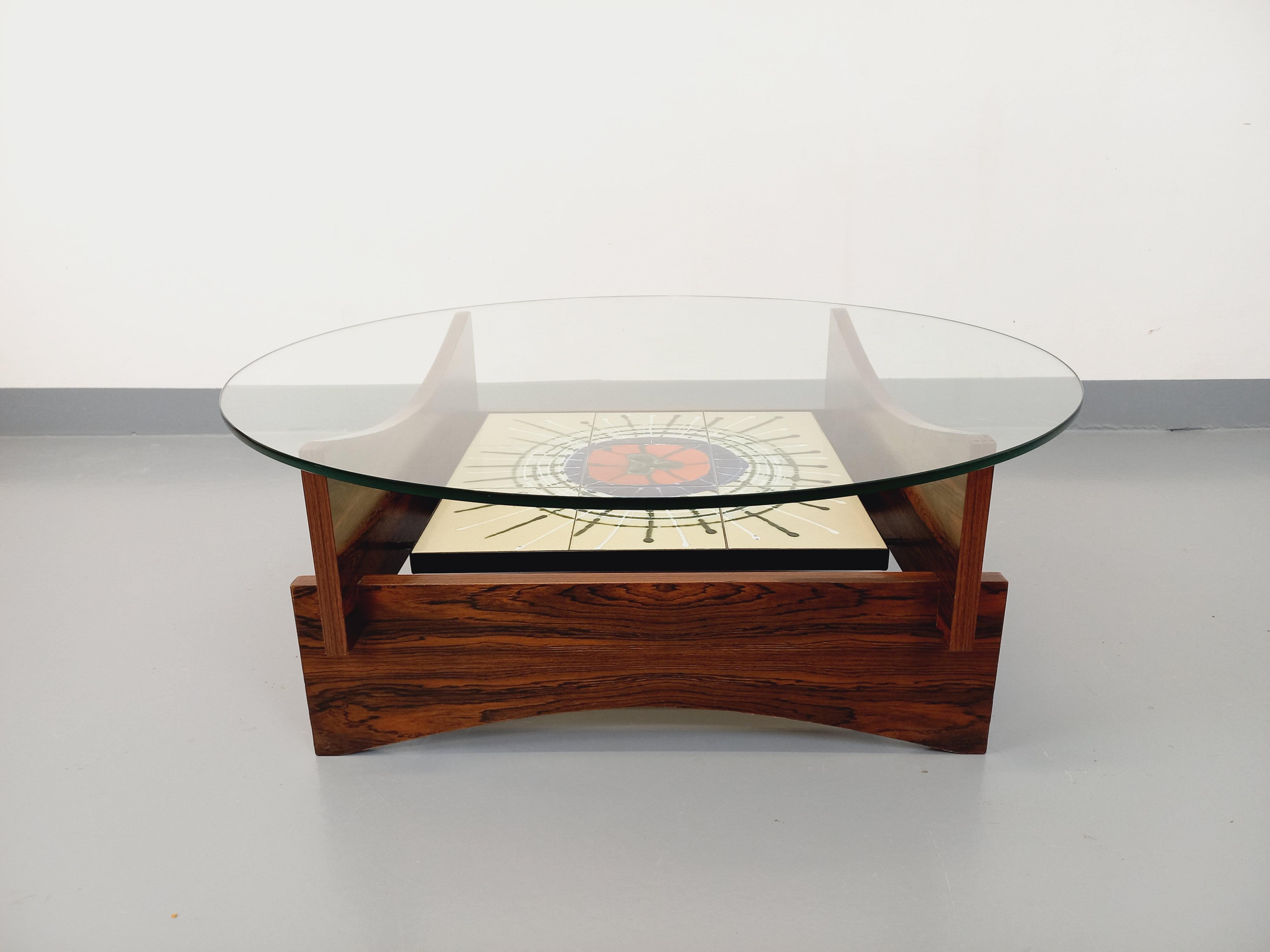 Table basse ronde 2 plateaux vintage des années 60 70 en verre, palissandre en vente 2