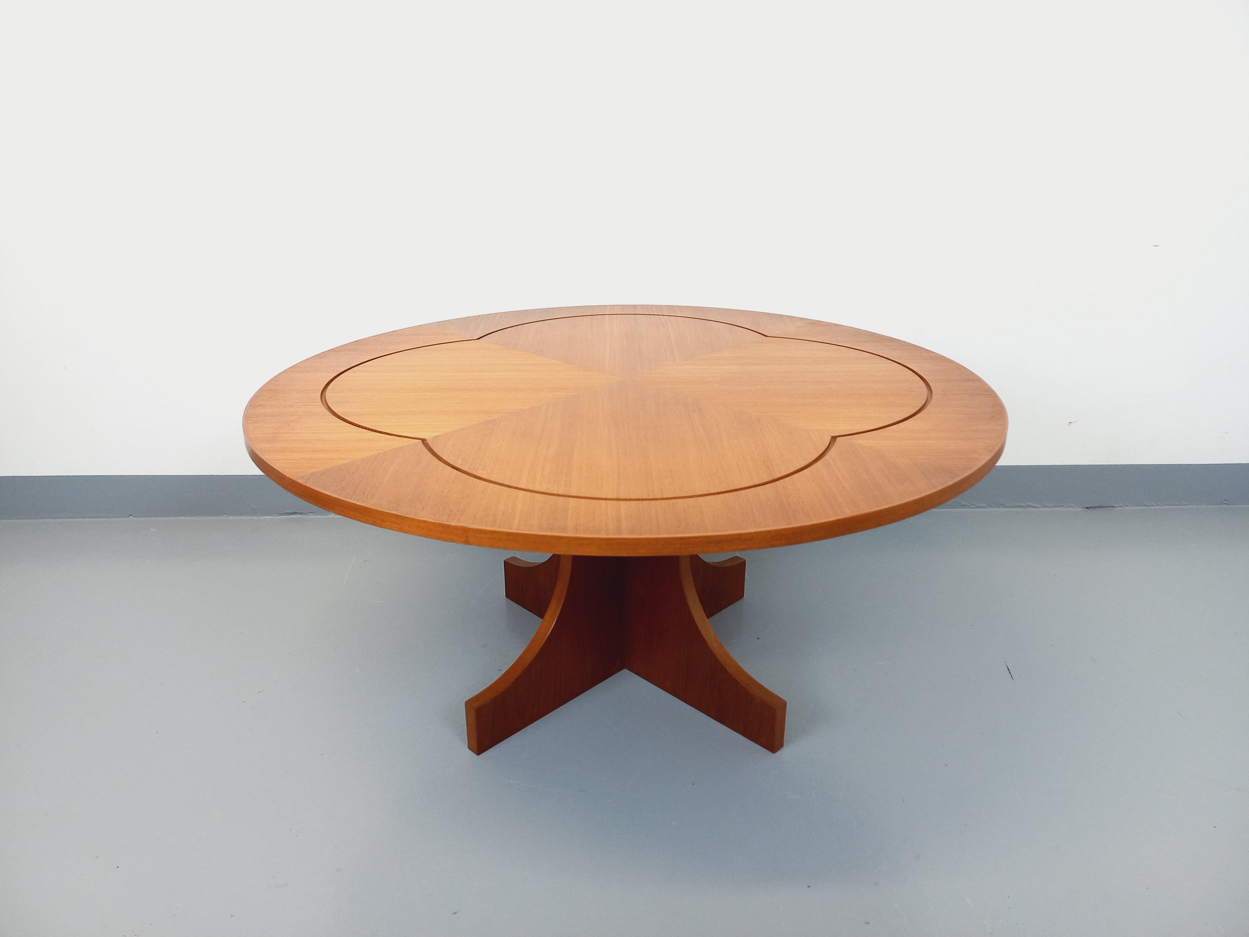 Tavolo basso ronde anglaise vintage en teck degli anni '60 in vendita 4