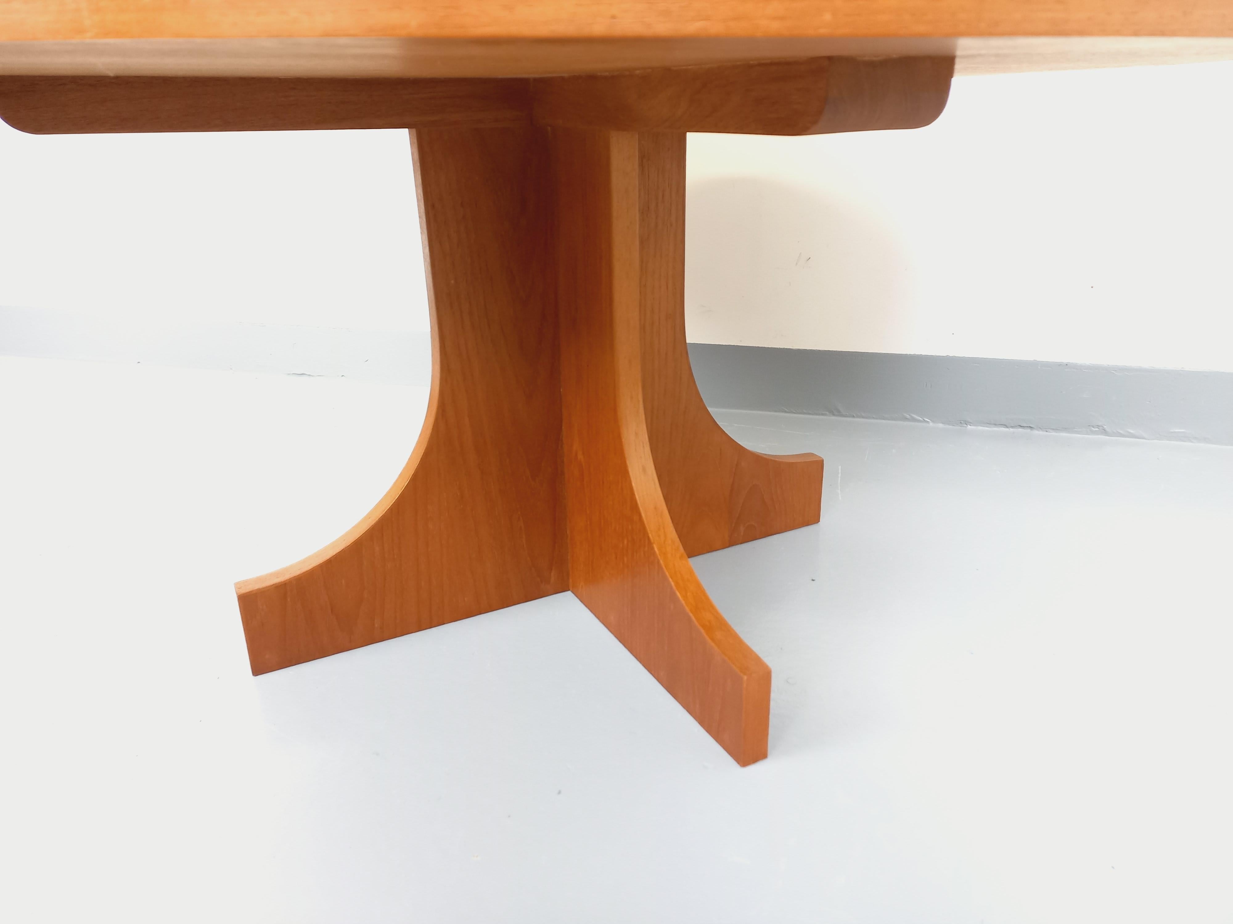 Tavolo basso ronde anglaise vintage en teck degli anni '60 in vendita 6