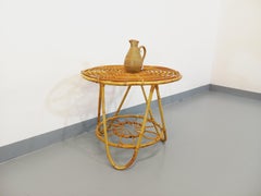 Table basse ronde avec plateau porte-revue en rotin vintage des années 60