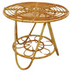 Table basse ronde avec plateau porte-revue en rotin vintage des années 60