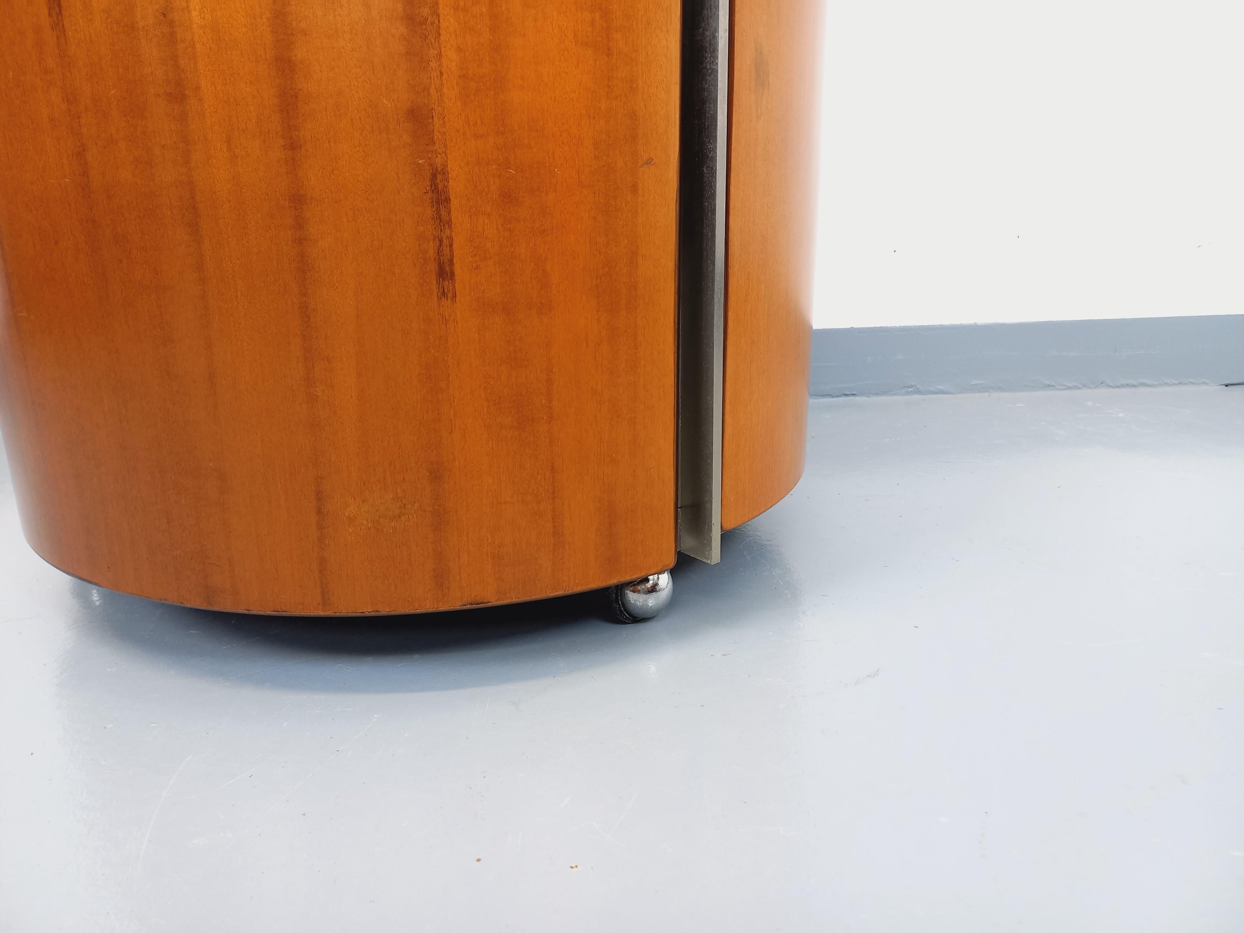 Tavolo basso a barra girevole italiano di Eugenio Gerli per Tecno, in legno in vendita 1