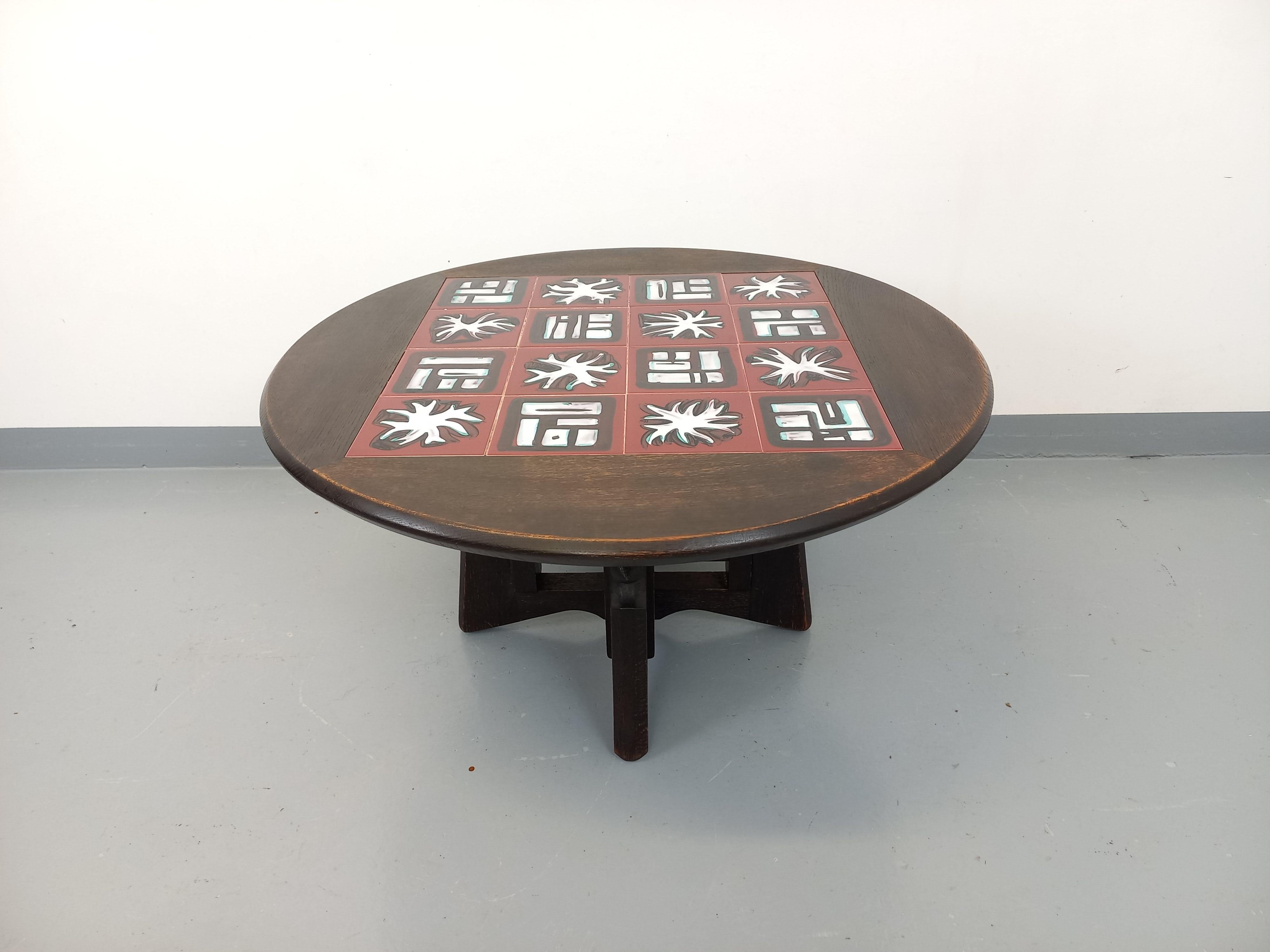 Table basse ronde modulable Guillerme et Chambron en chêne massif et céramique en vente 3