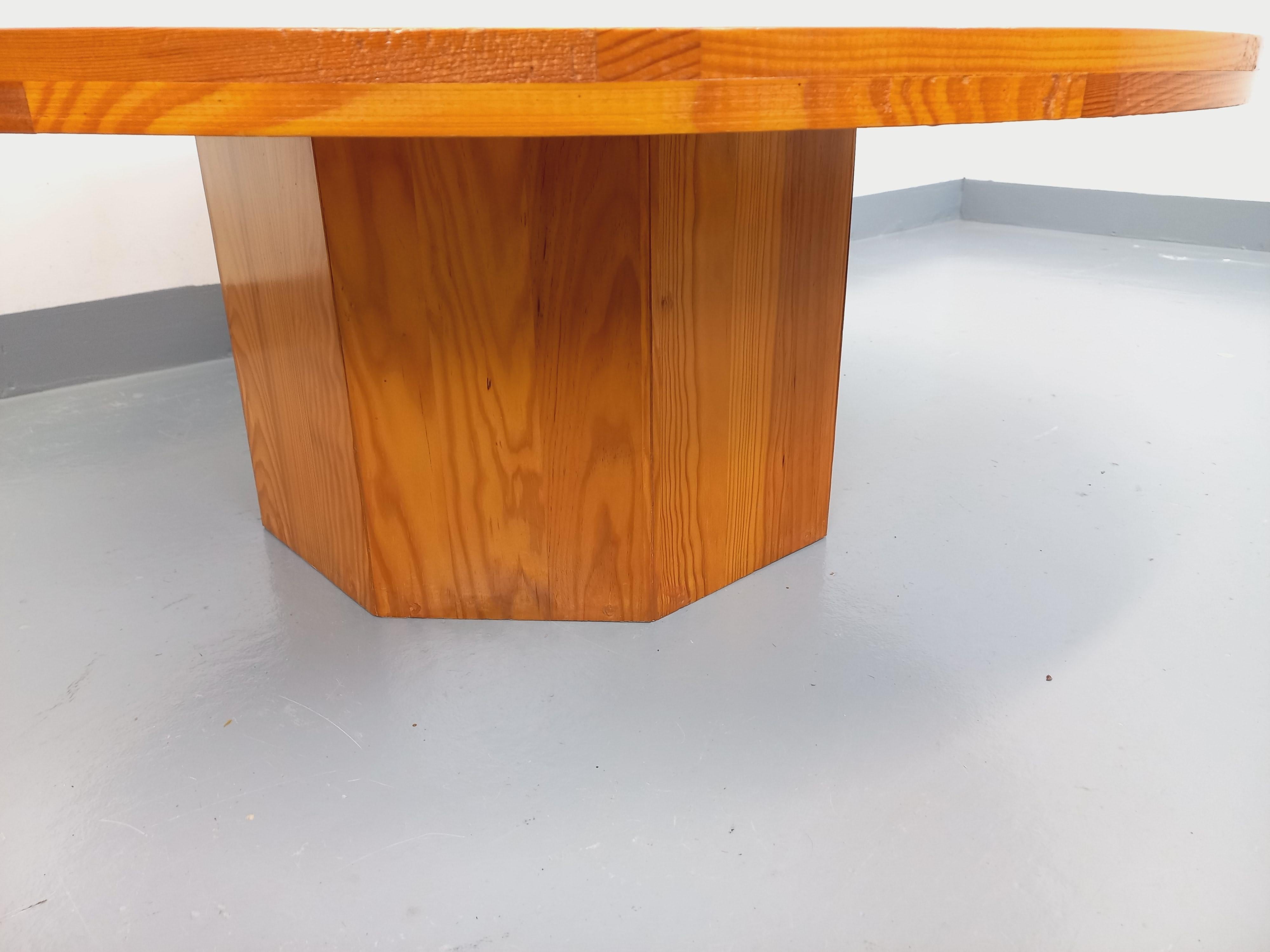 Pine Table basse ronde vintage en pin des années 70 For Sale