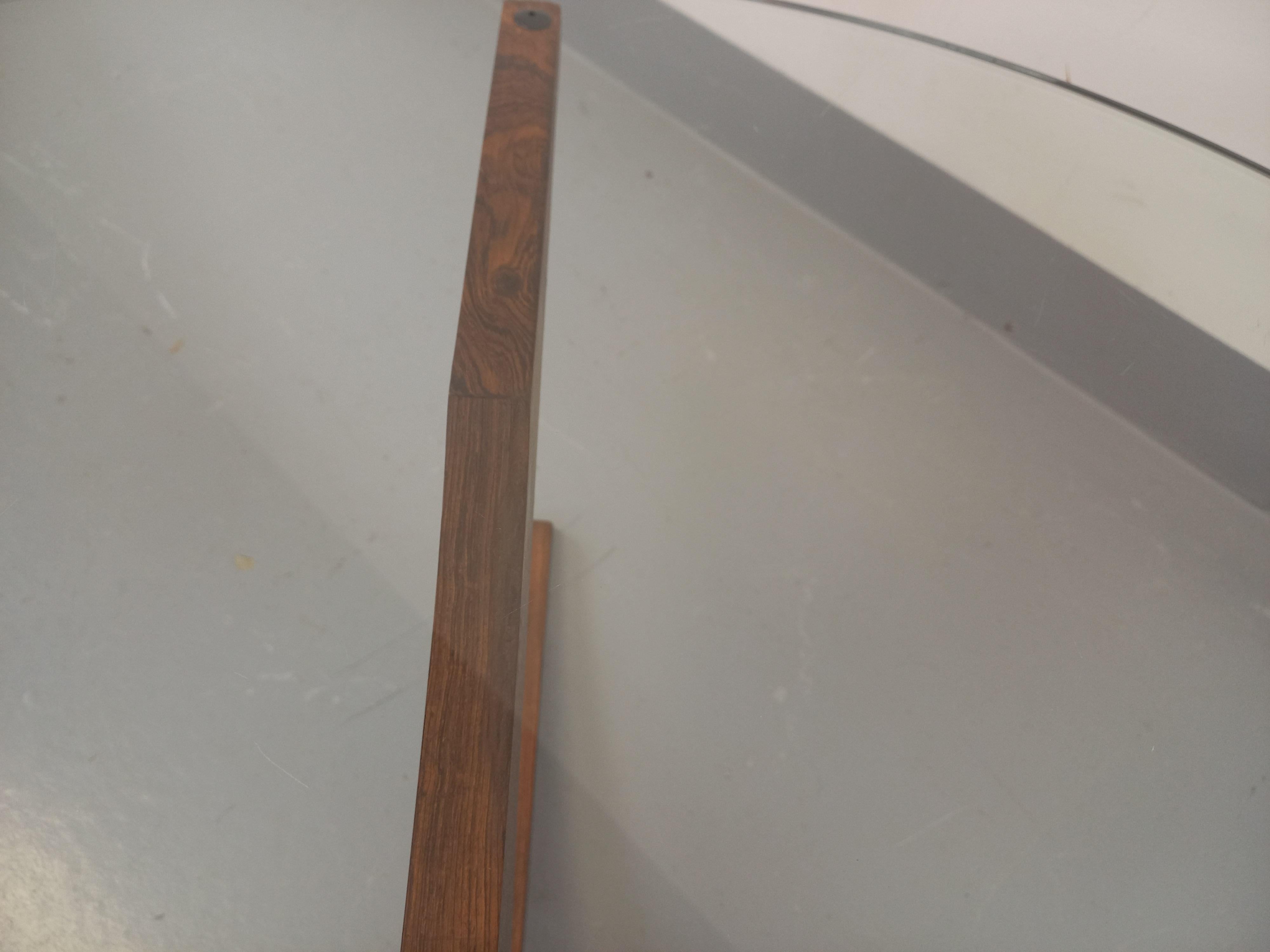 Table basse ronde vintage Hugues Poignant, en palissandre et verre des années 60 6