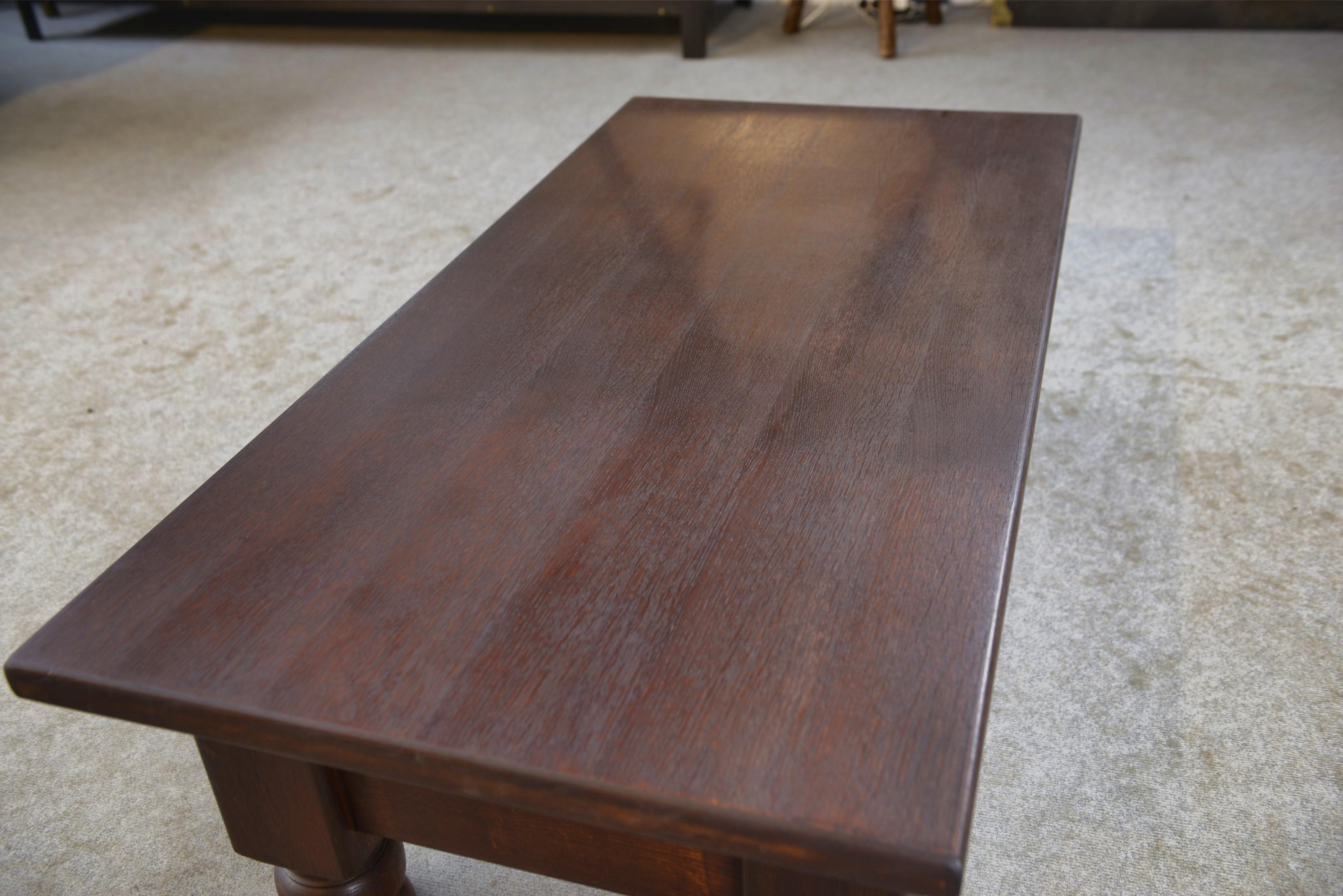 Rustikaler Tisch aus Holz 1960 im Angebot 8