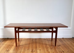 Table basse scandinave vintage en teck Trioh 1960