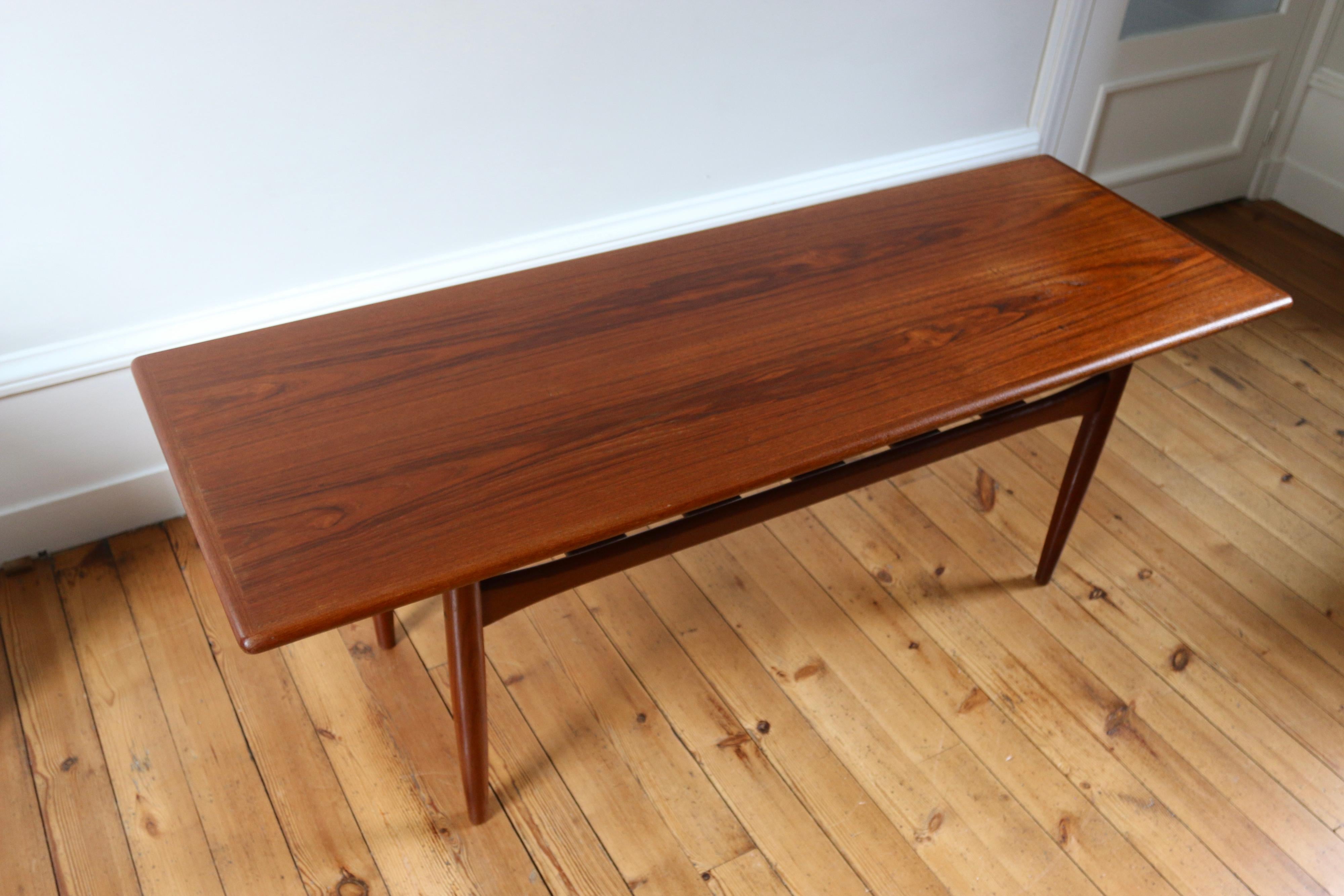 Danois Table basse scandinave vintage en teck Trioh 1960 en vente