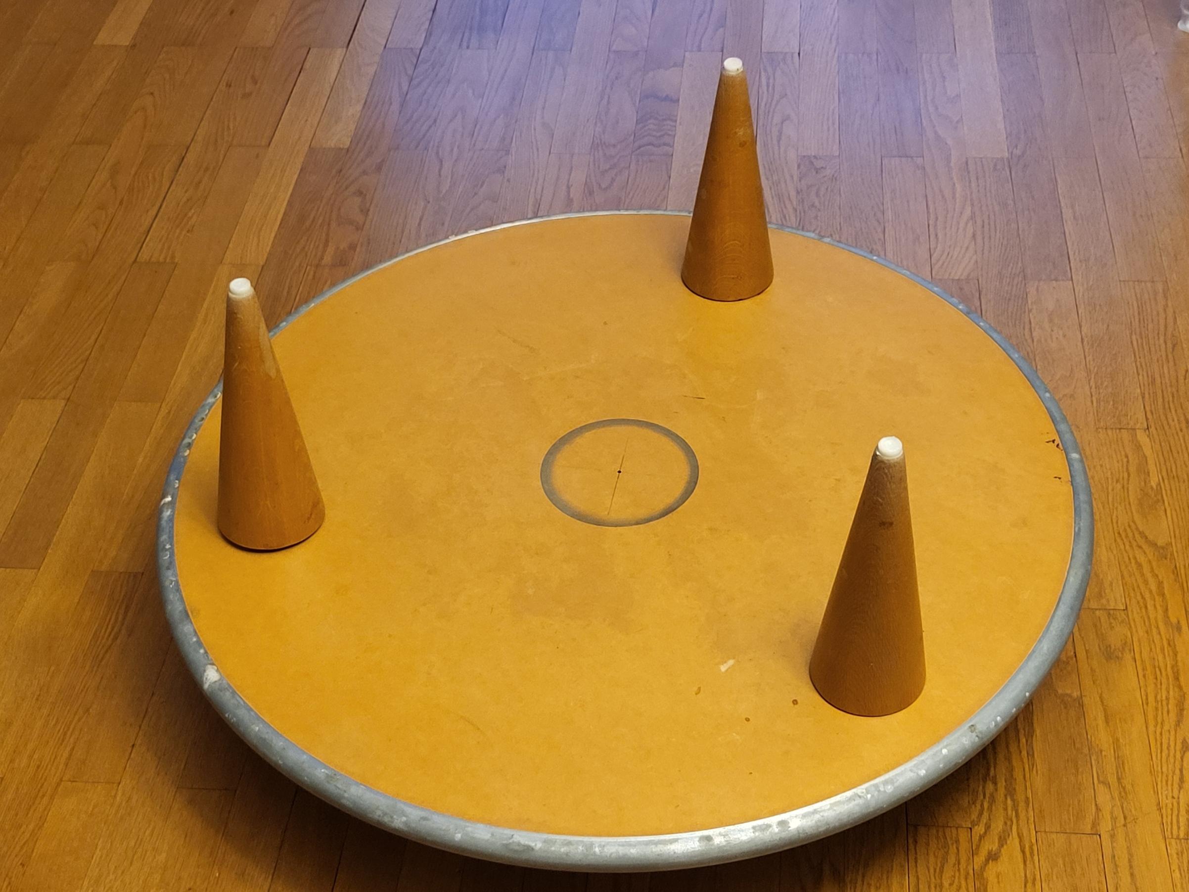 French Table basse Sir Terence Conran pour Conran Shop Paris en zinc France 1997 For Sale