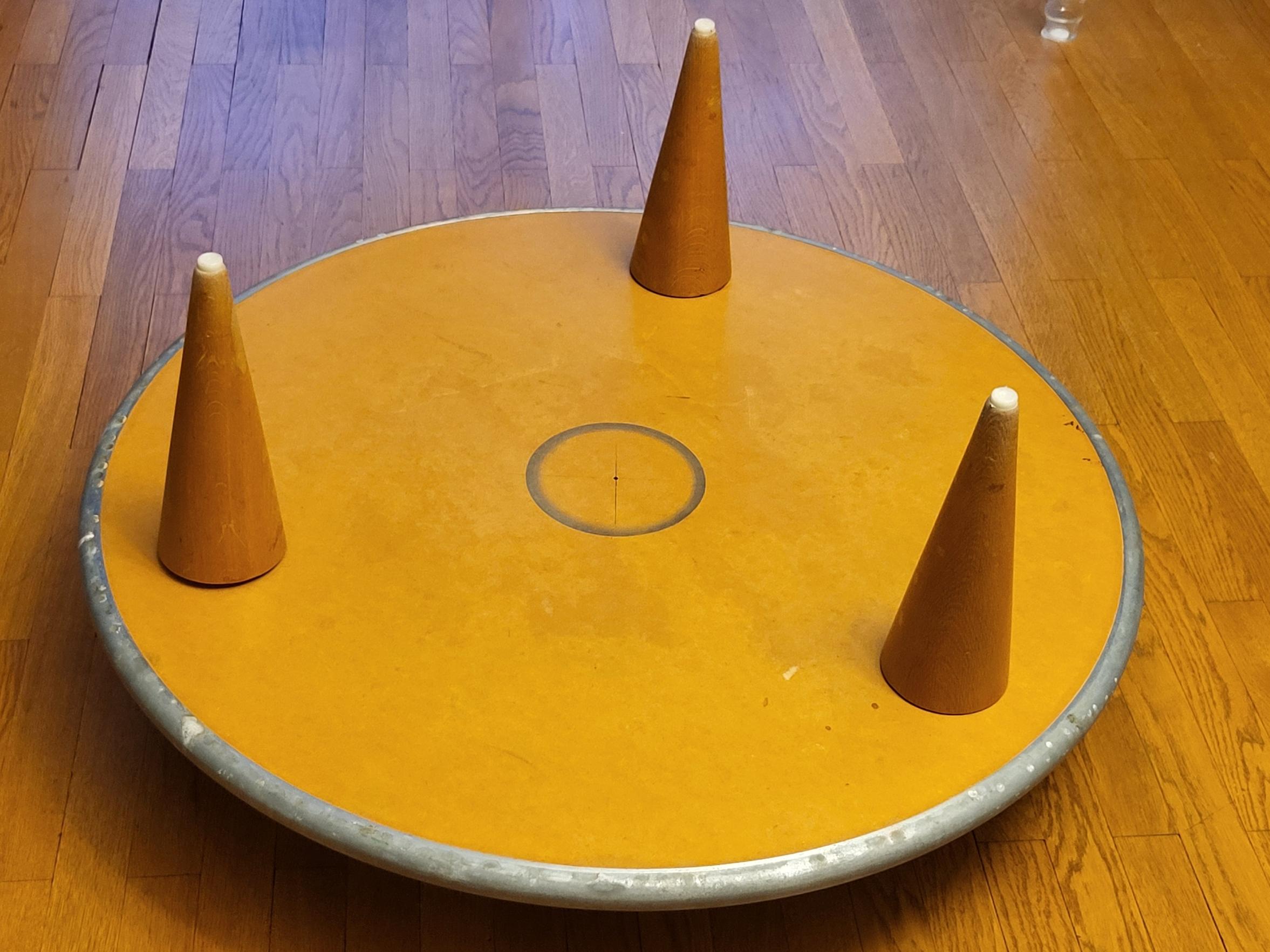 Zinc Table basse Sir Terence Conran pour Conran Shop Paris en zinc France 1997 For Sale