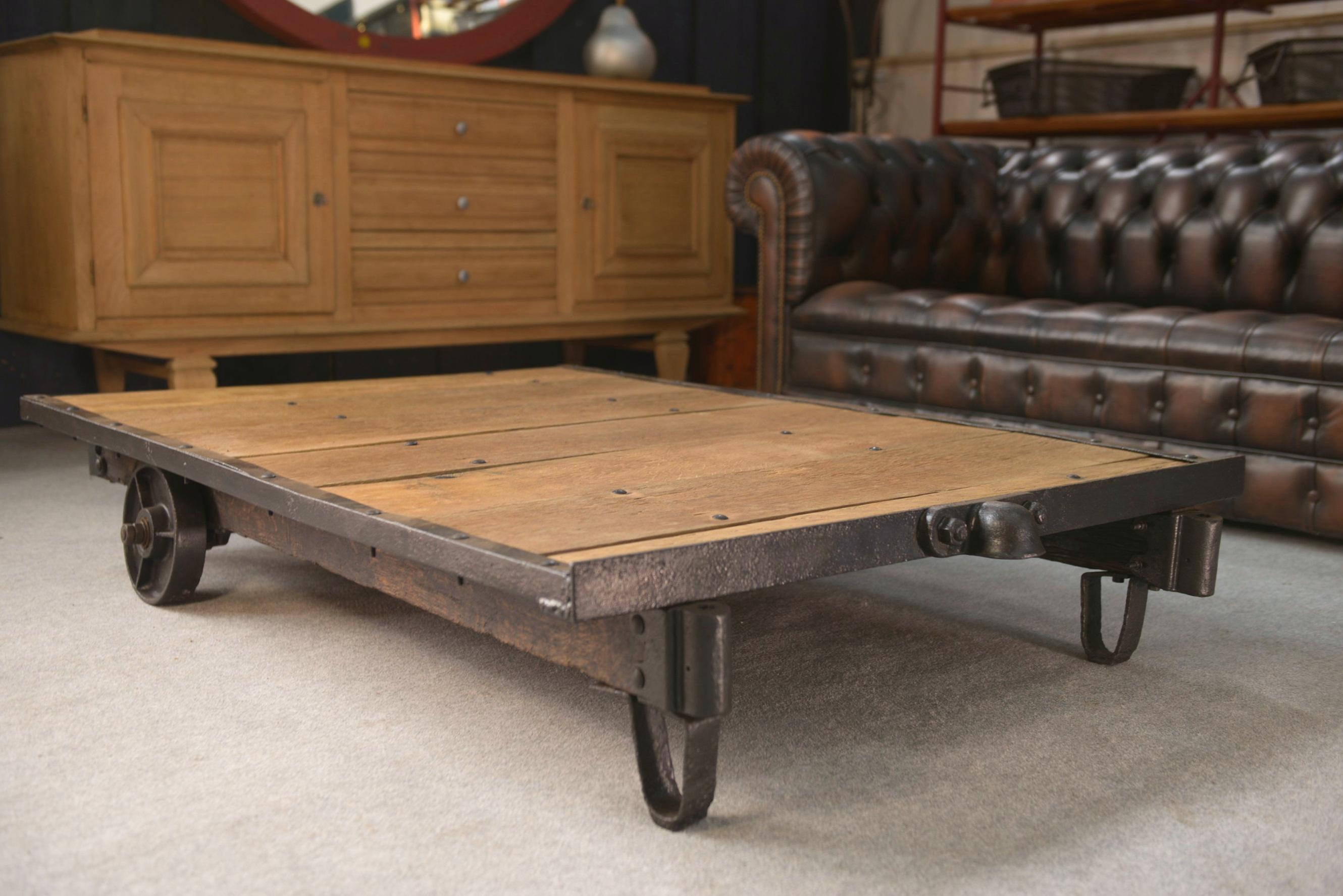 Table basse SNCF estampillée Paris en venta 4