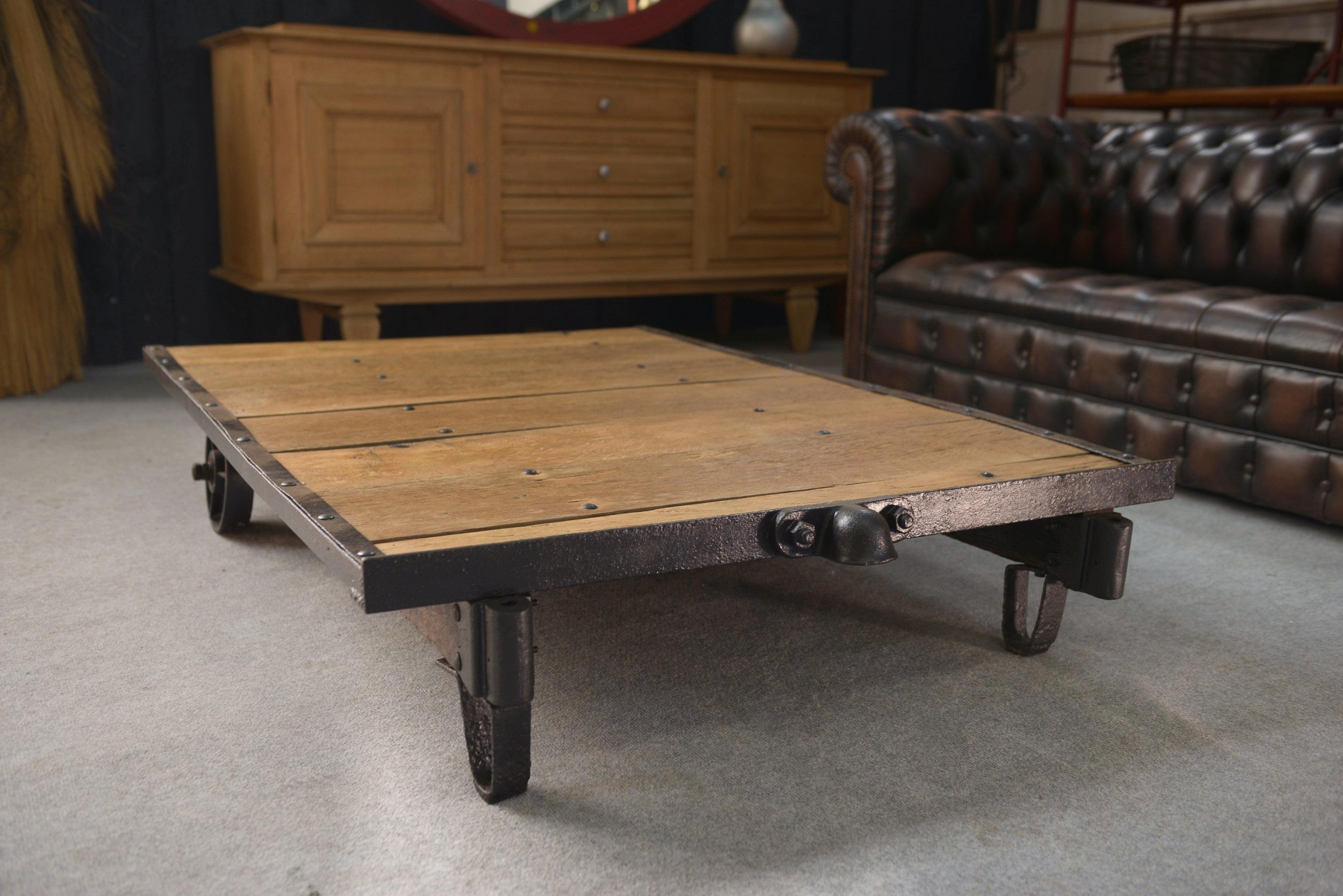 Table basse SNCF estampillée Paris en venta 7