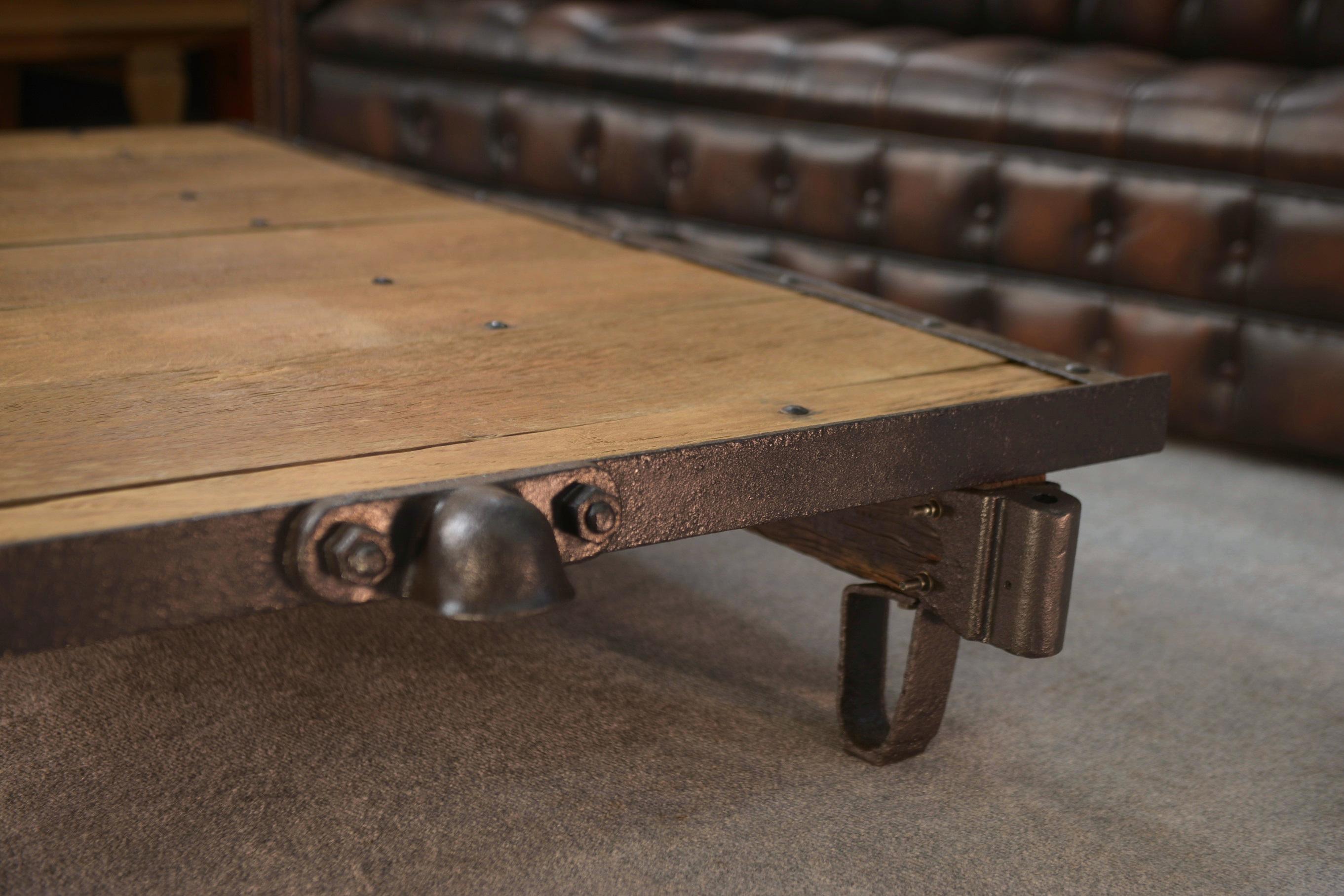 Table basse SNCF estampillée Paris en venta 9