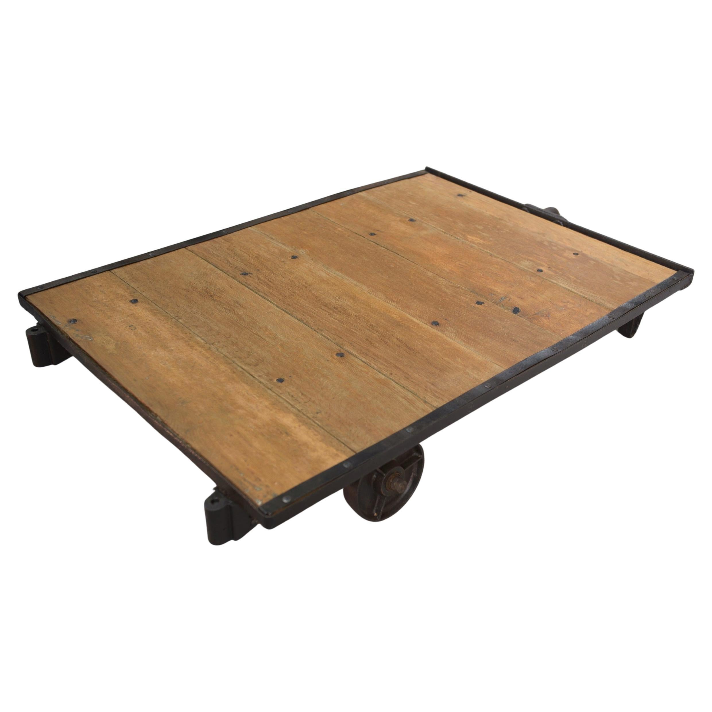 Table basse SNCF estampillée Paris en venta
