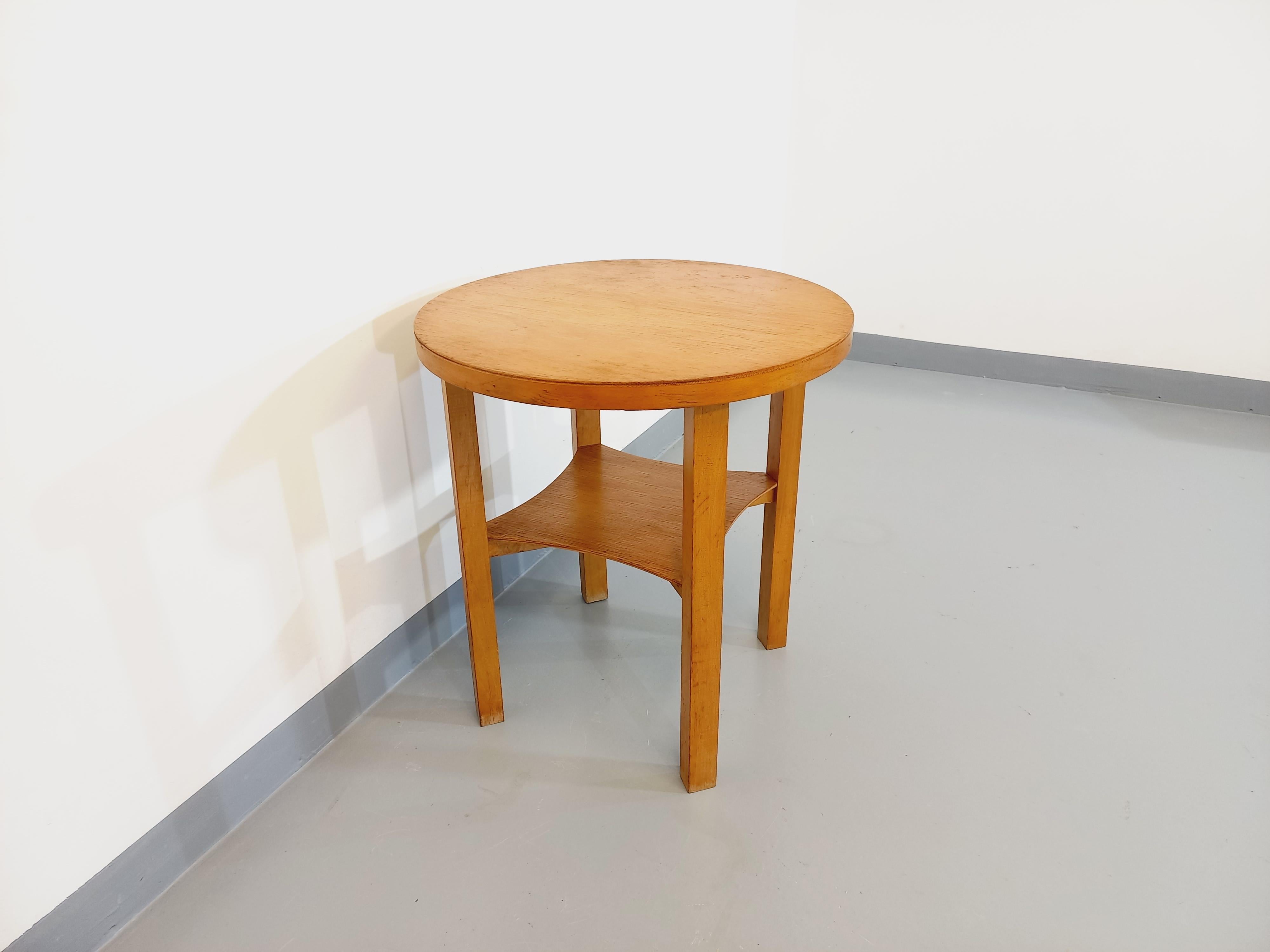Milieu du XXe siècle Table basse / table d'appoint / guéridon vintage en bois clair des années 50 60 en vente