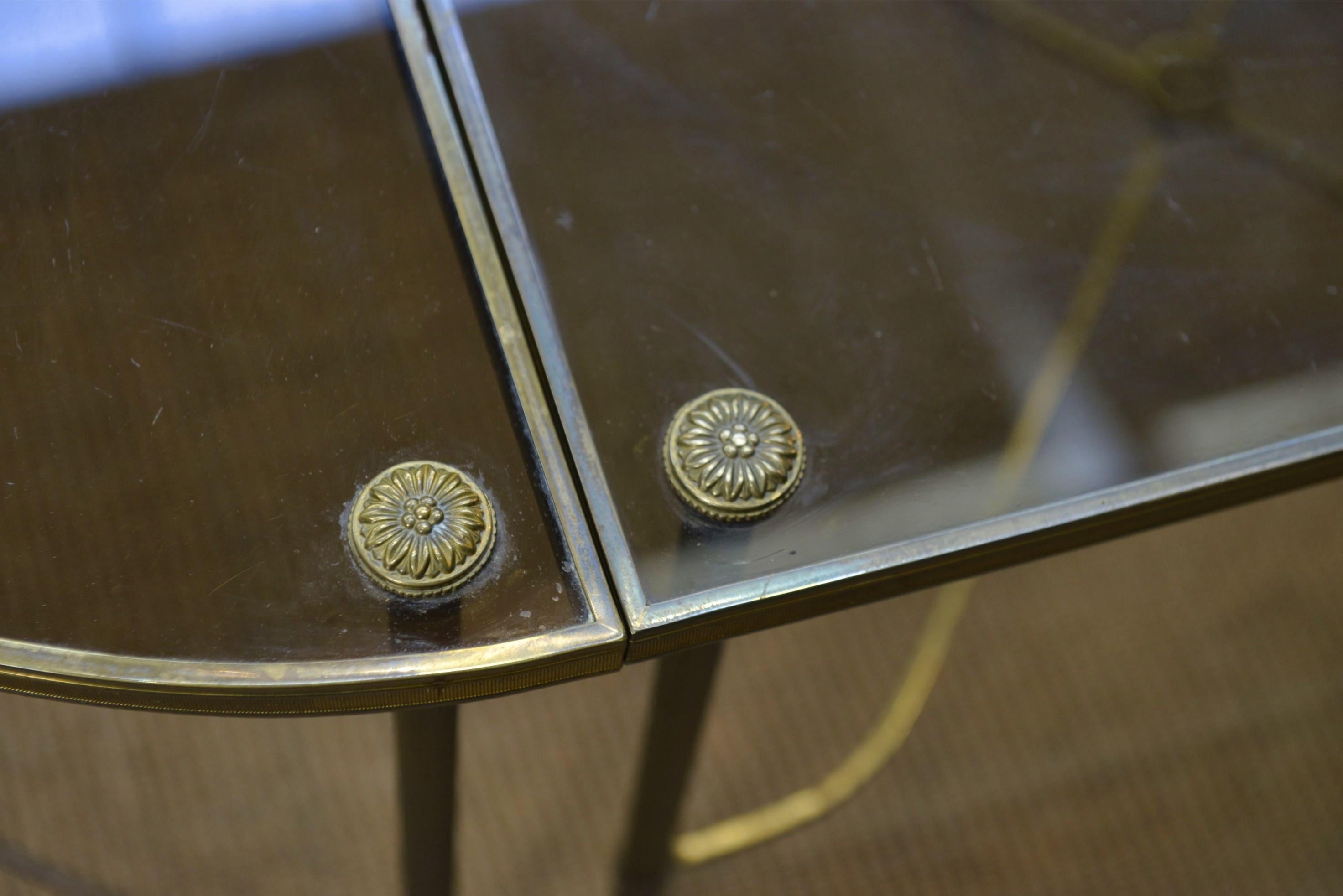 Table Basse Tripartite en Laiton et Verre par Maison Bagues, France, 1960s For Sale 4