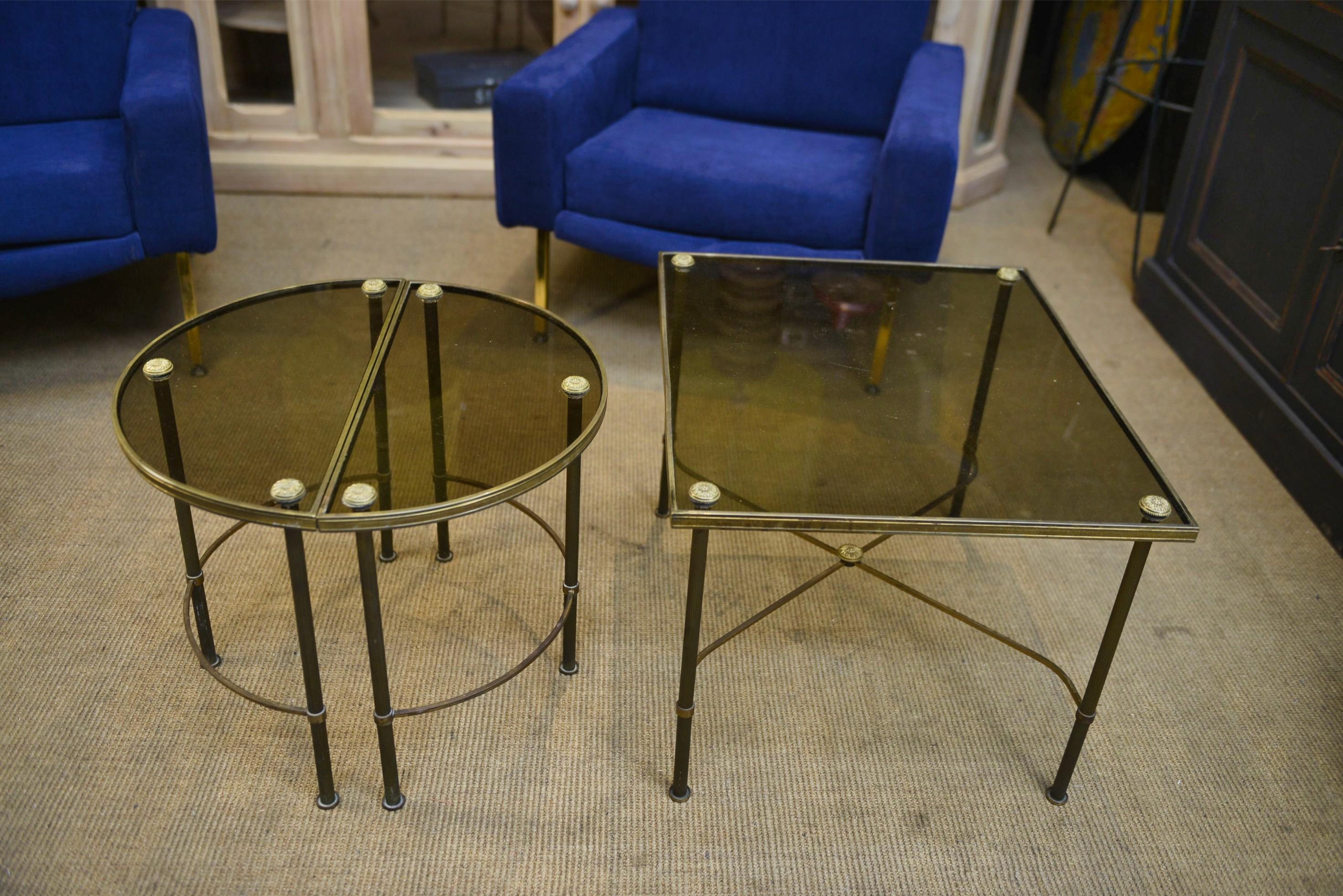 Mid-Century Modern Table Basse Tripartite en Laiton et Verre par Maison Bagues, France, 1960s For Sale