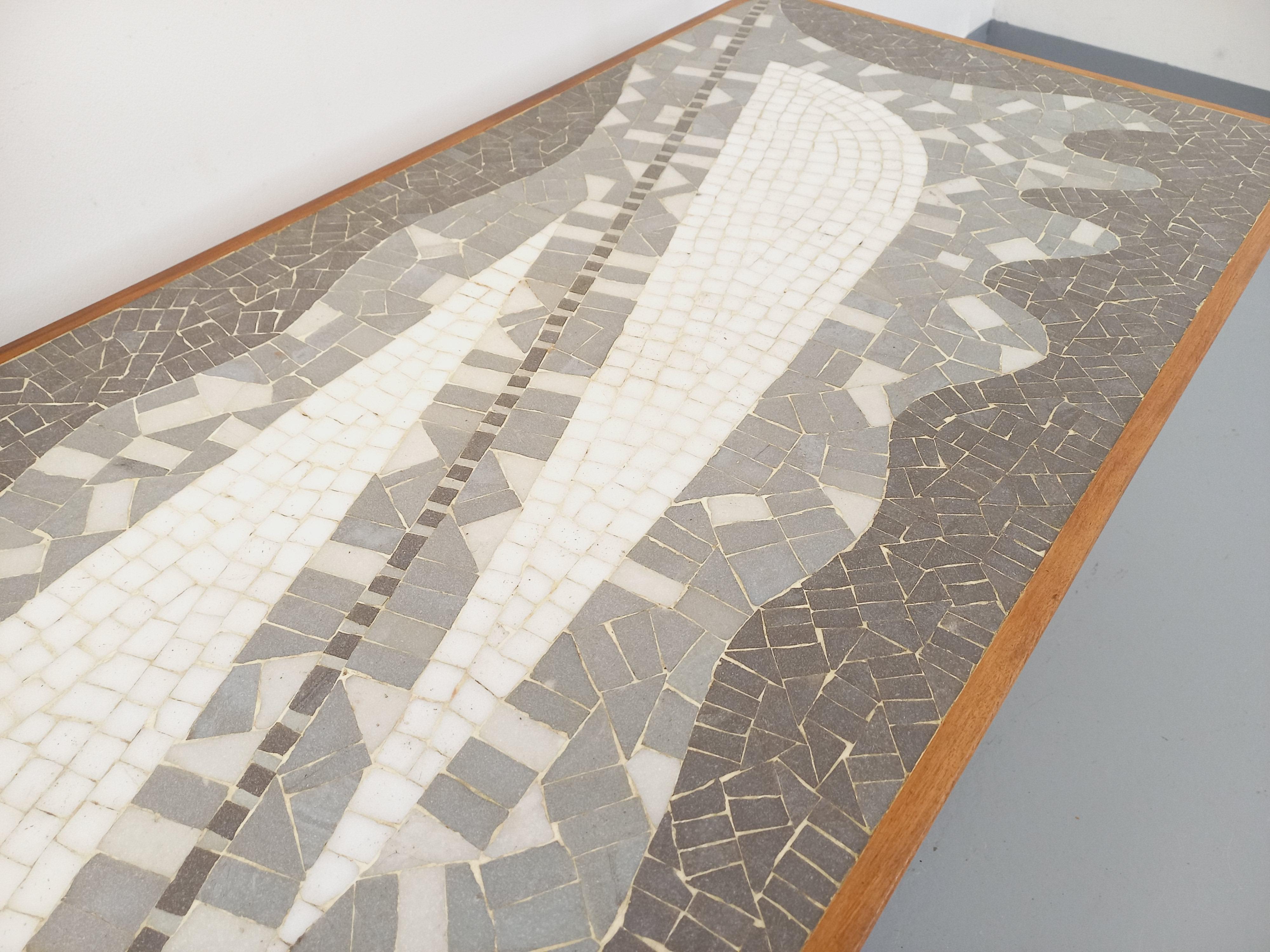 Français Table basse vintage Berthold Müller en mosaïque, bois et métal des années 50 60
