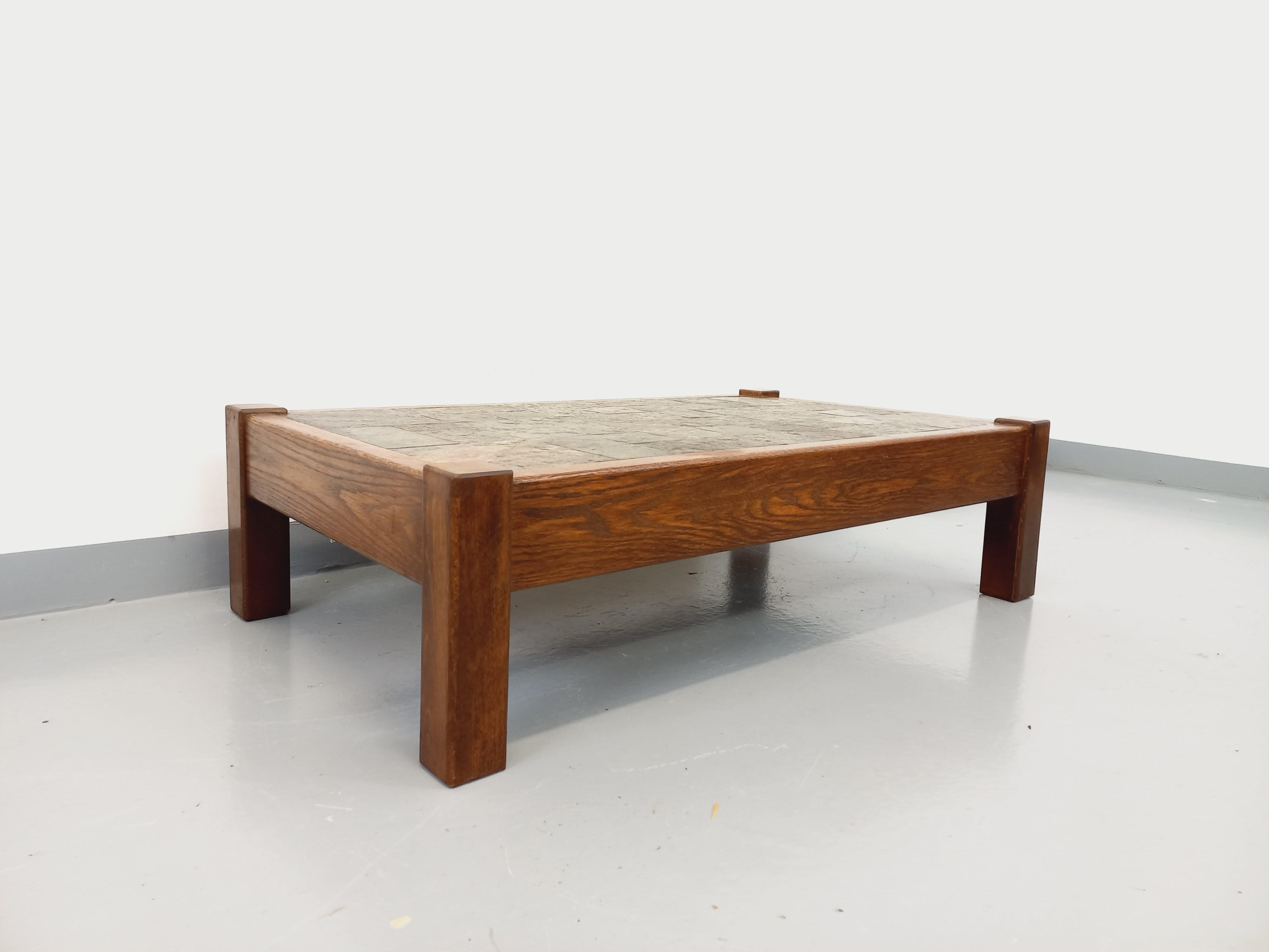 Slate Table basse vintage brutaliste en chêne et ardoise des années 60 70