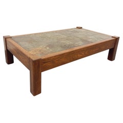 Table basse vintage brutaliste en chêne et ardoise des années 60 70