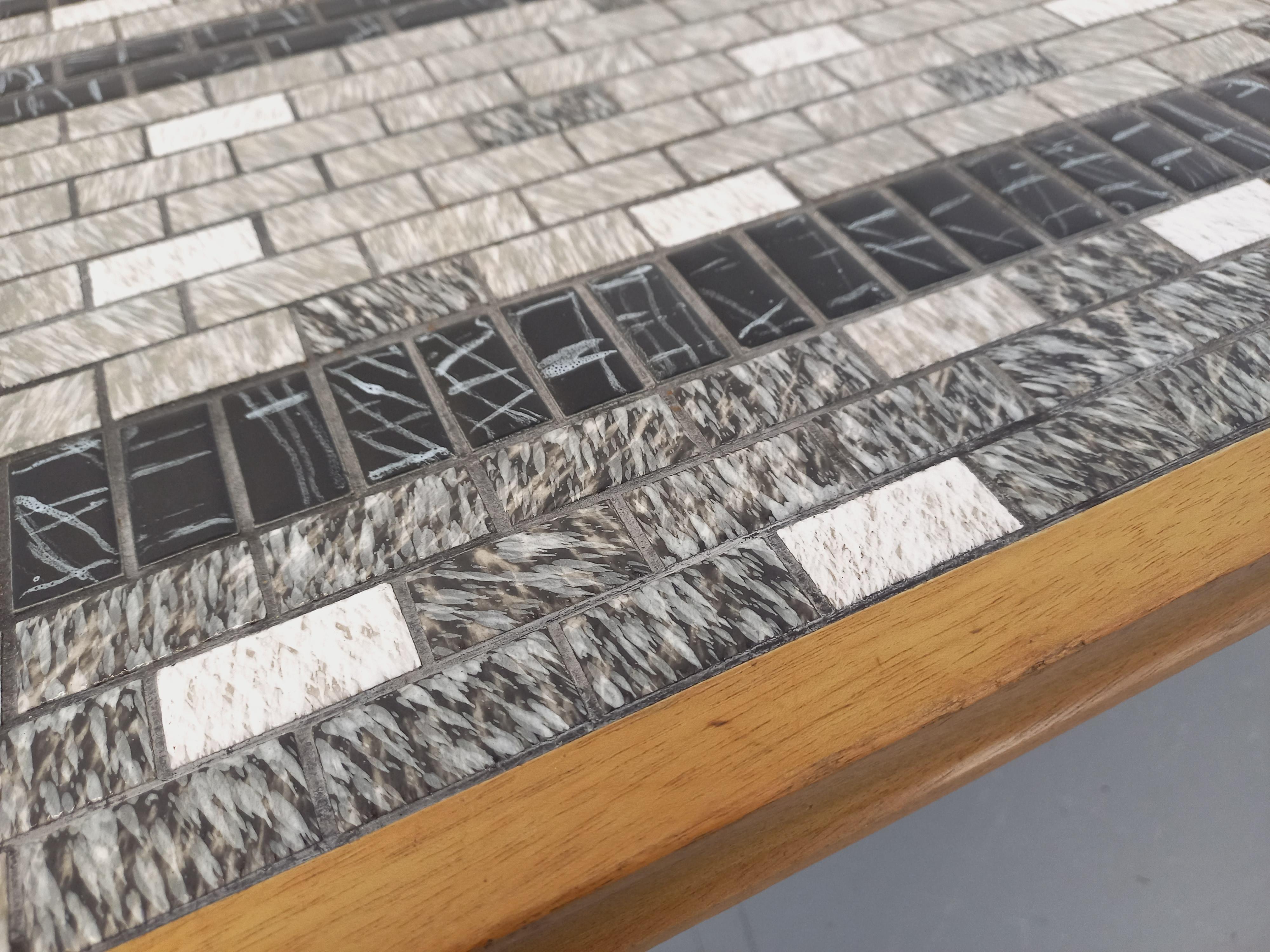 Niedriger Vintage-Tisch aus den 60er und 70er Jahren aus Stahl, Holz und Metall im Angebot 7