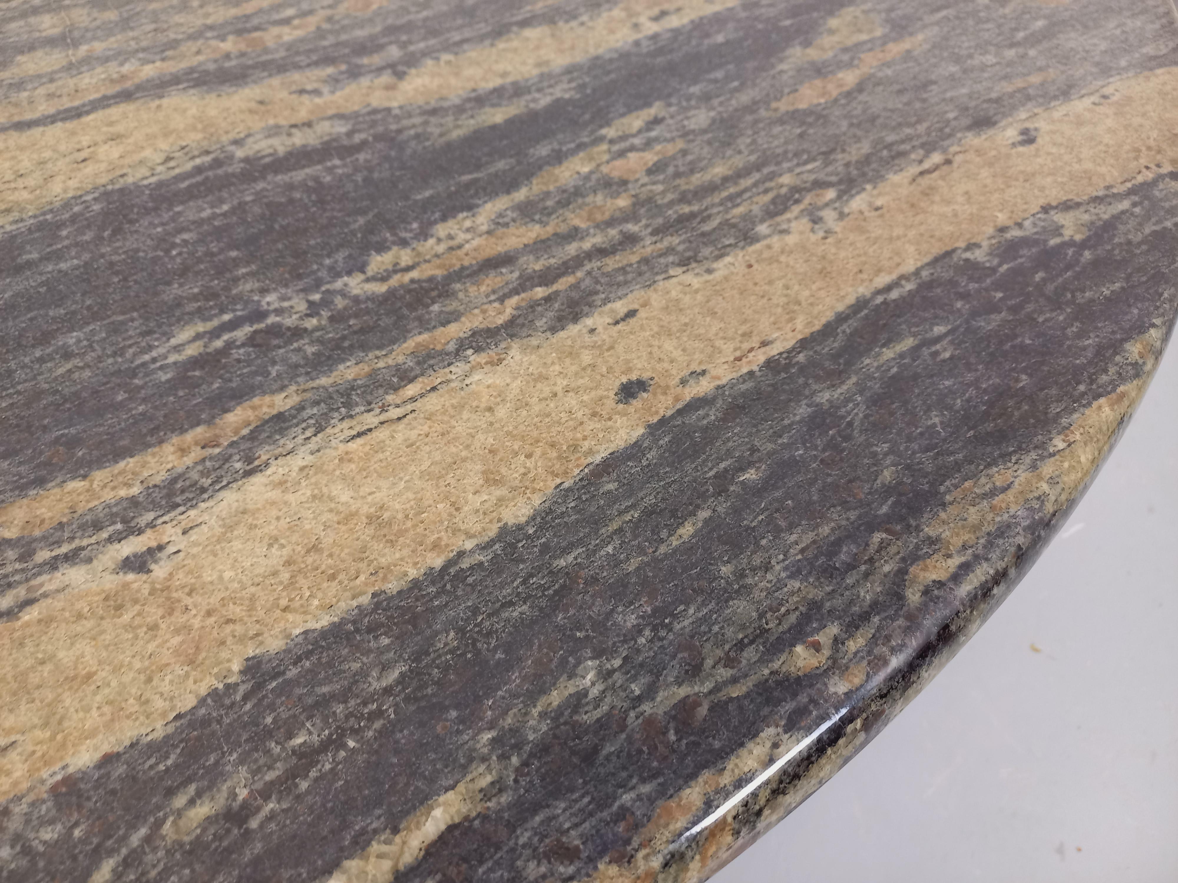 Table basse vintage en granit des années 70 en vente 1