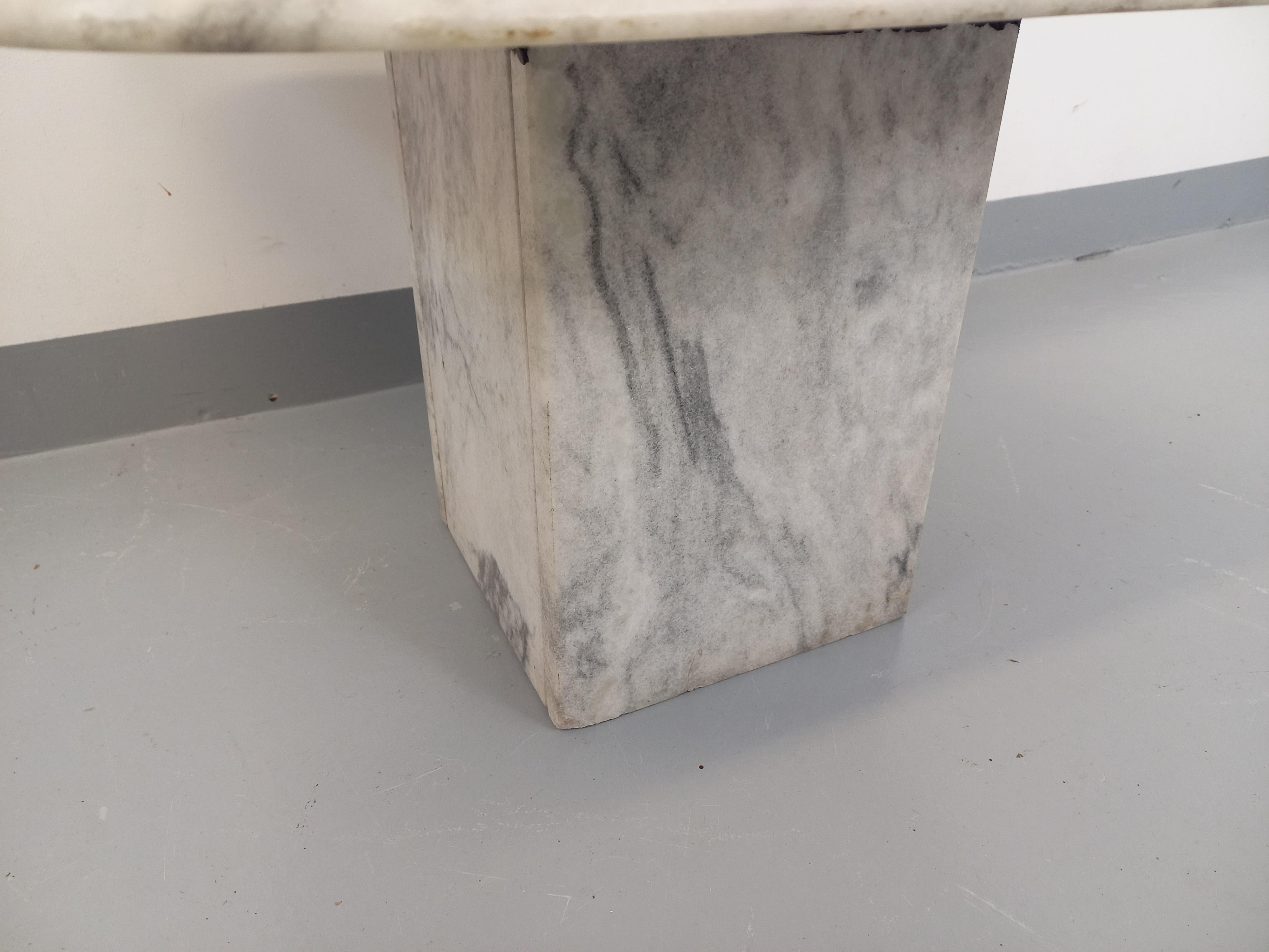 Mid-Century Modern Table basse vintage en marbre blanc des années 70 en vente