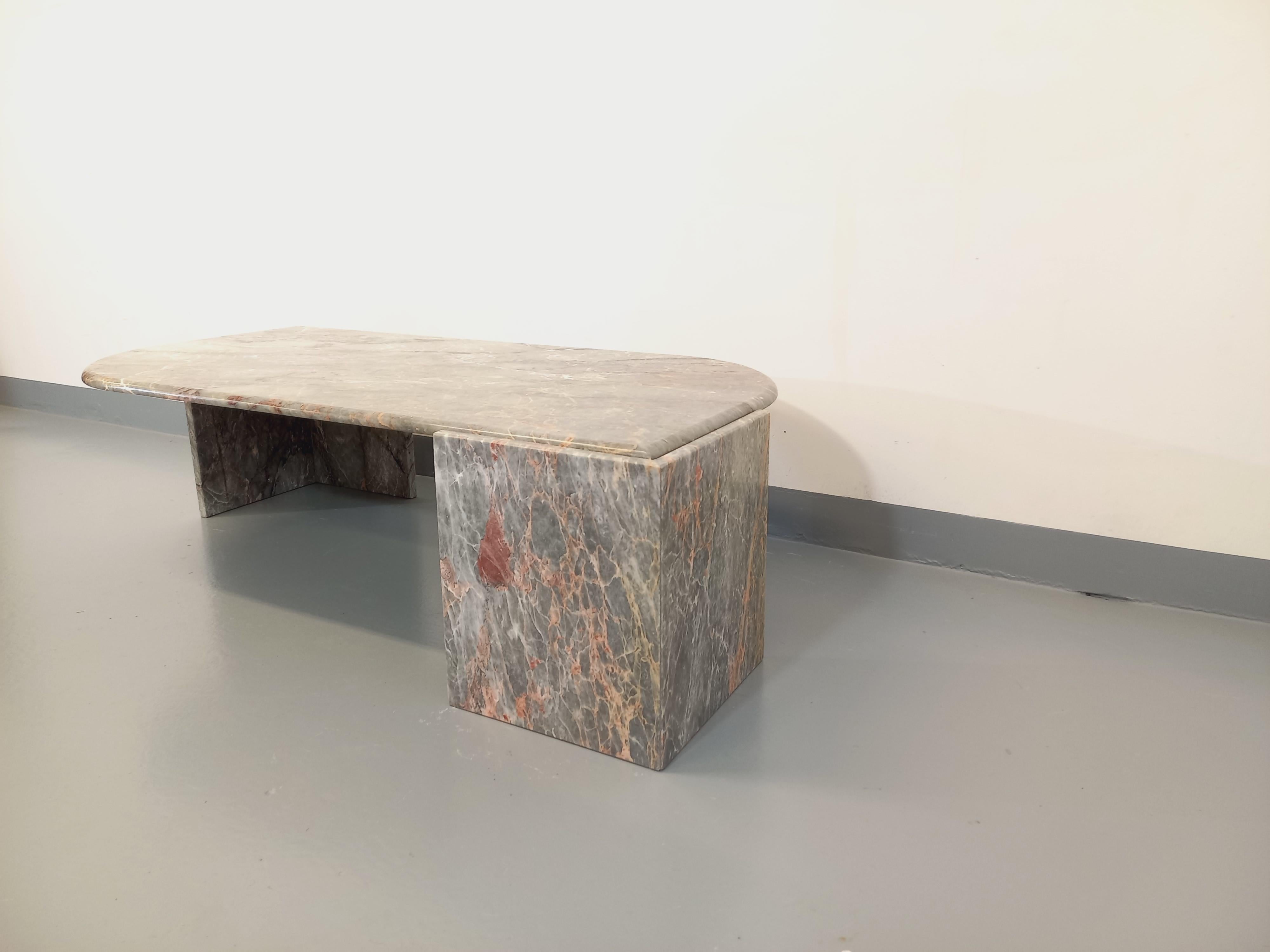 Table basse vintage en marbre gris des années 70 Bon état à BESANÇON, FR