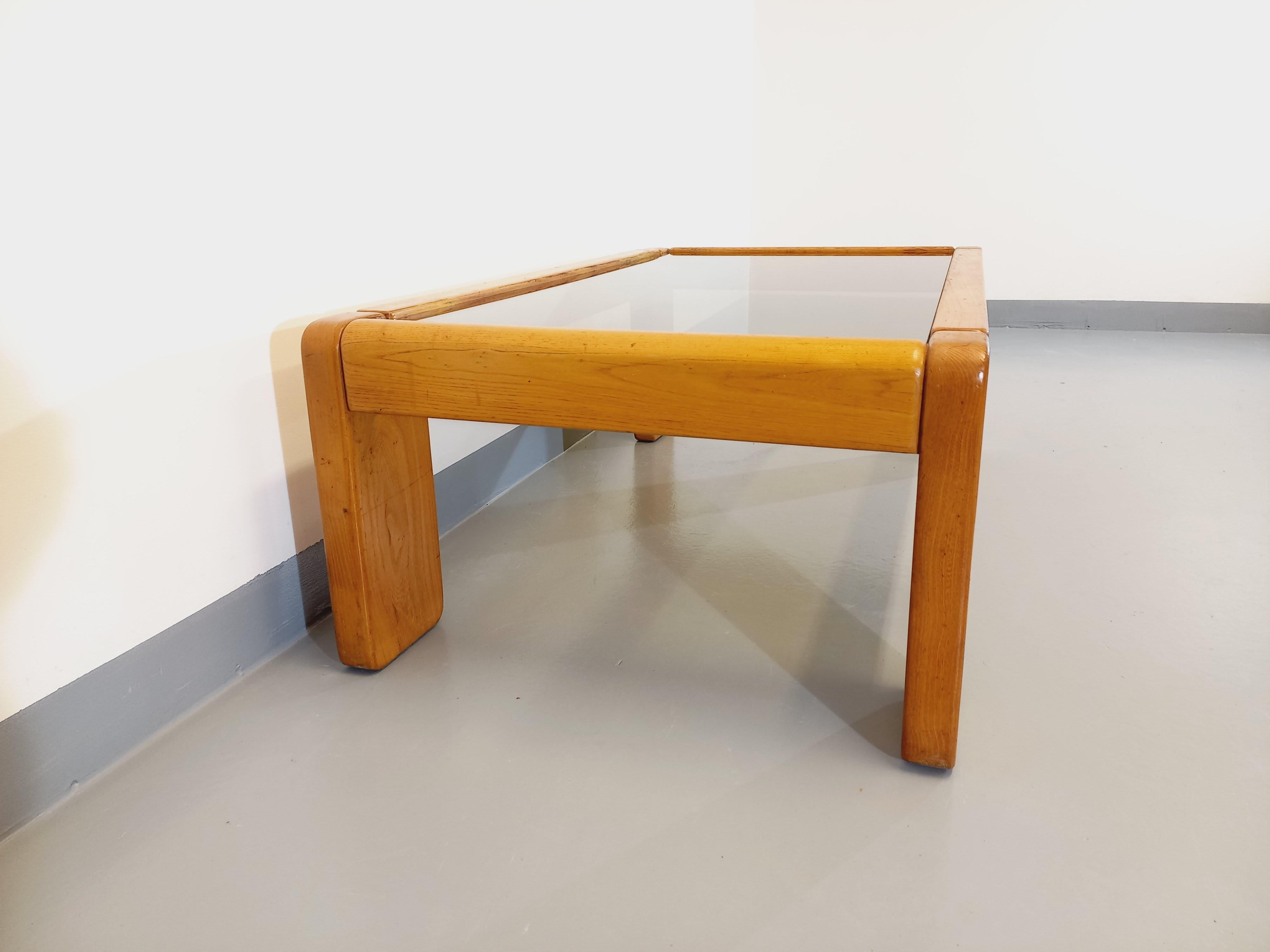 Fin du 20e siècle Table basse vintage en orme et verre fumé Maison Maison Regain des années 70 80